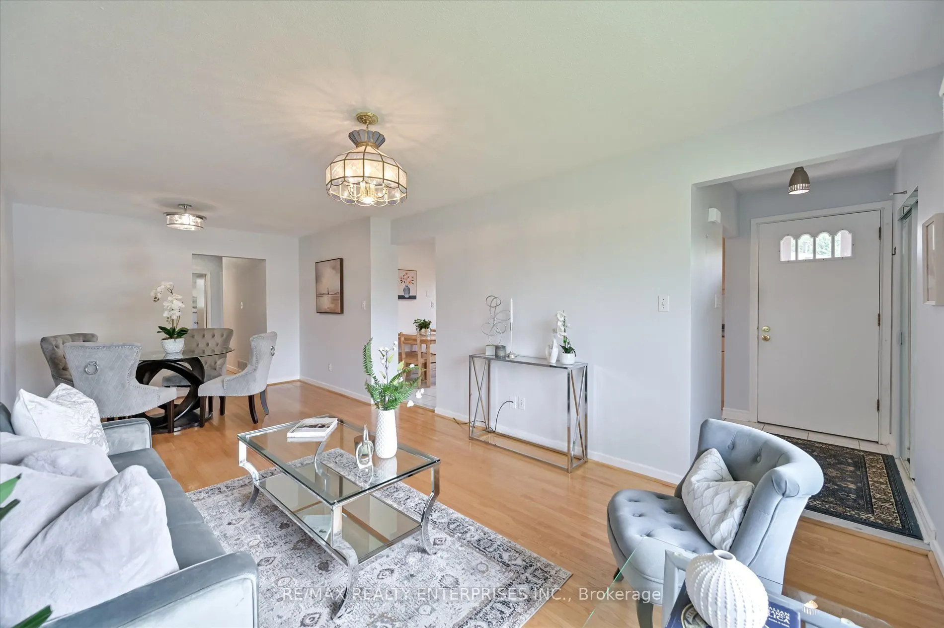 1544 Swanage Crescent