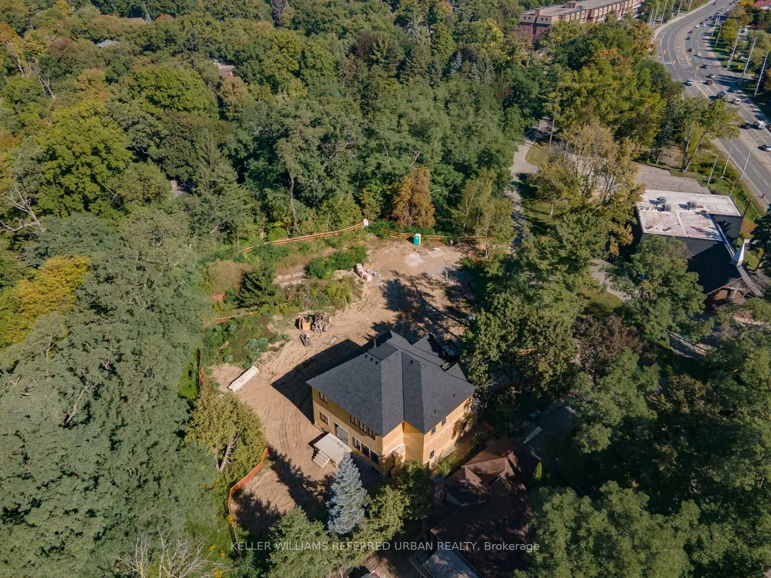 1429 Dundas Crescent