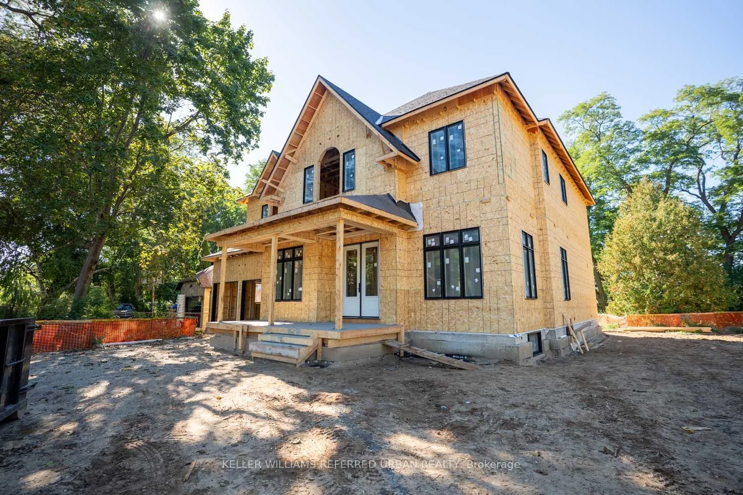 1429 Dundas Crescent