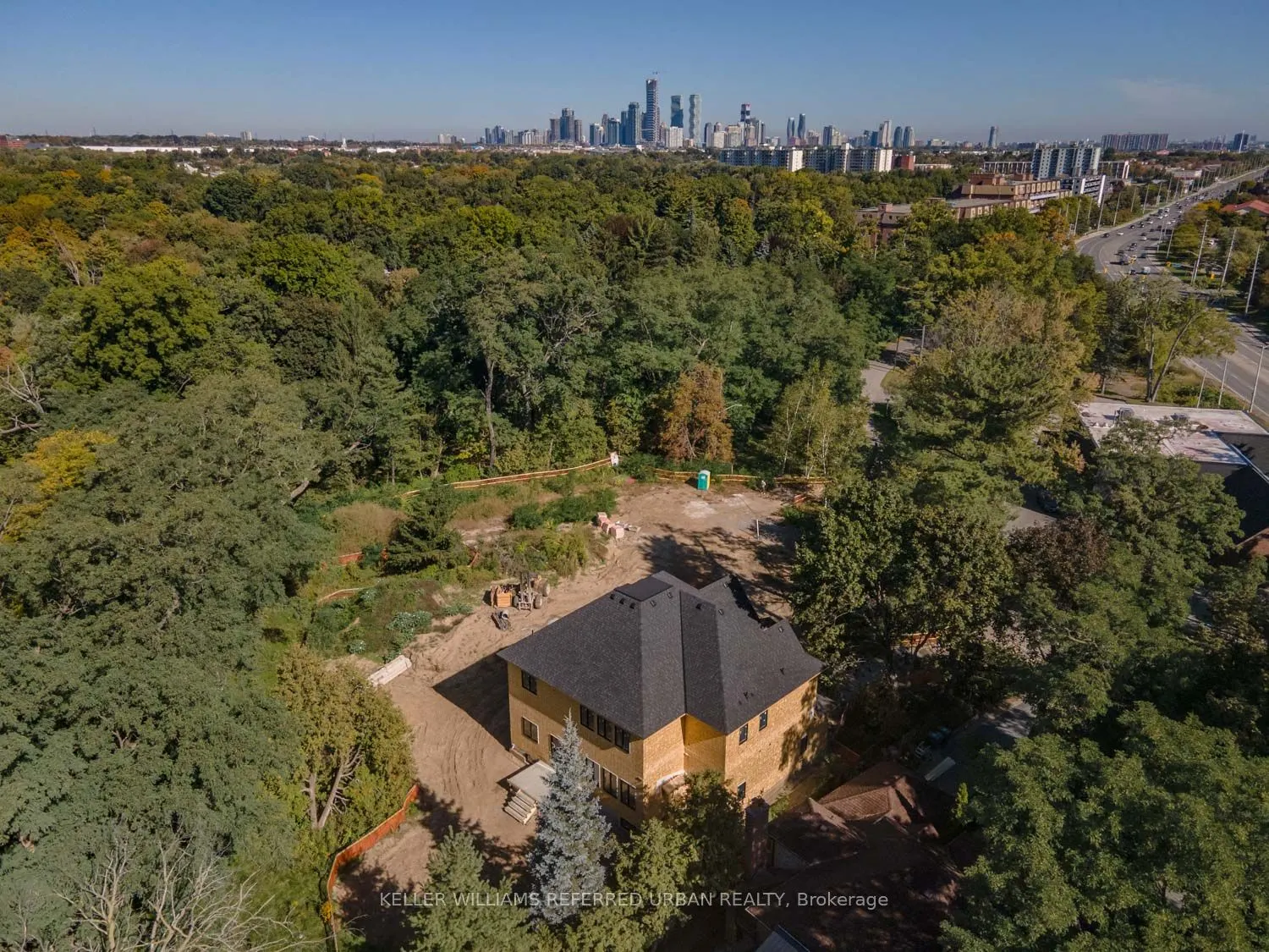 1429 Dundas Crescent