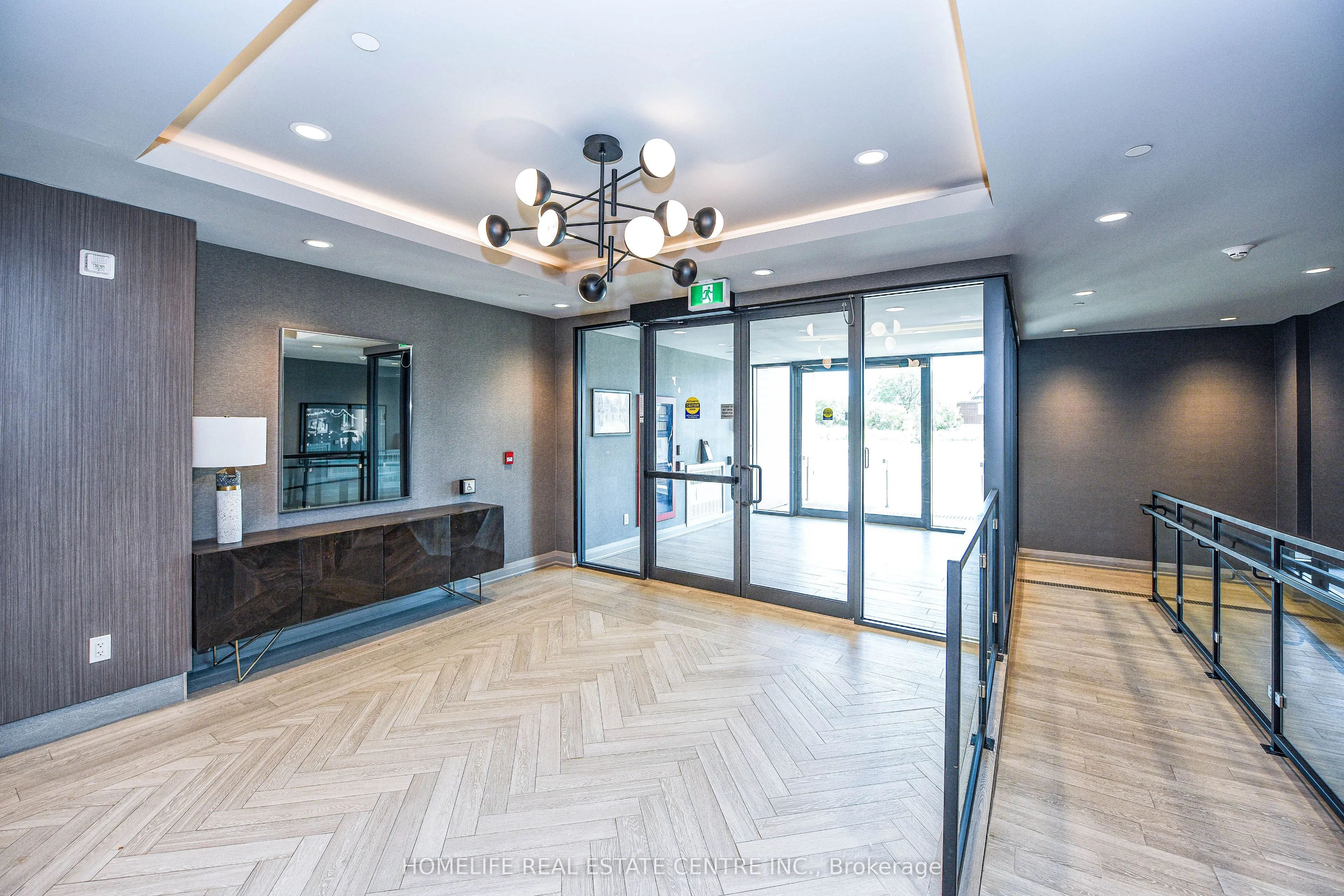 95 Dundas Street, #104