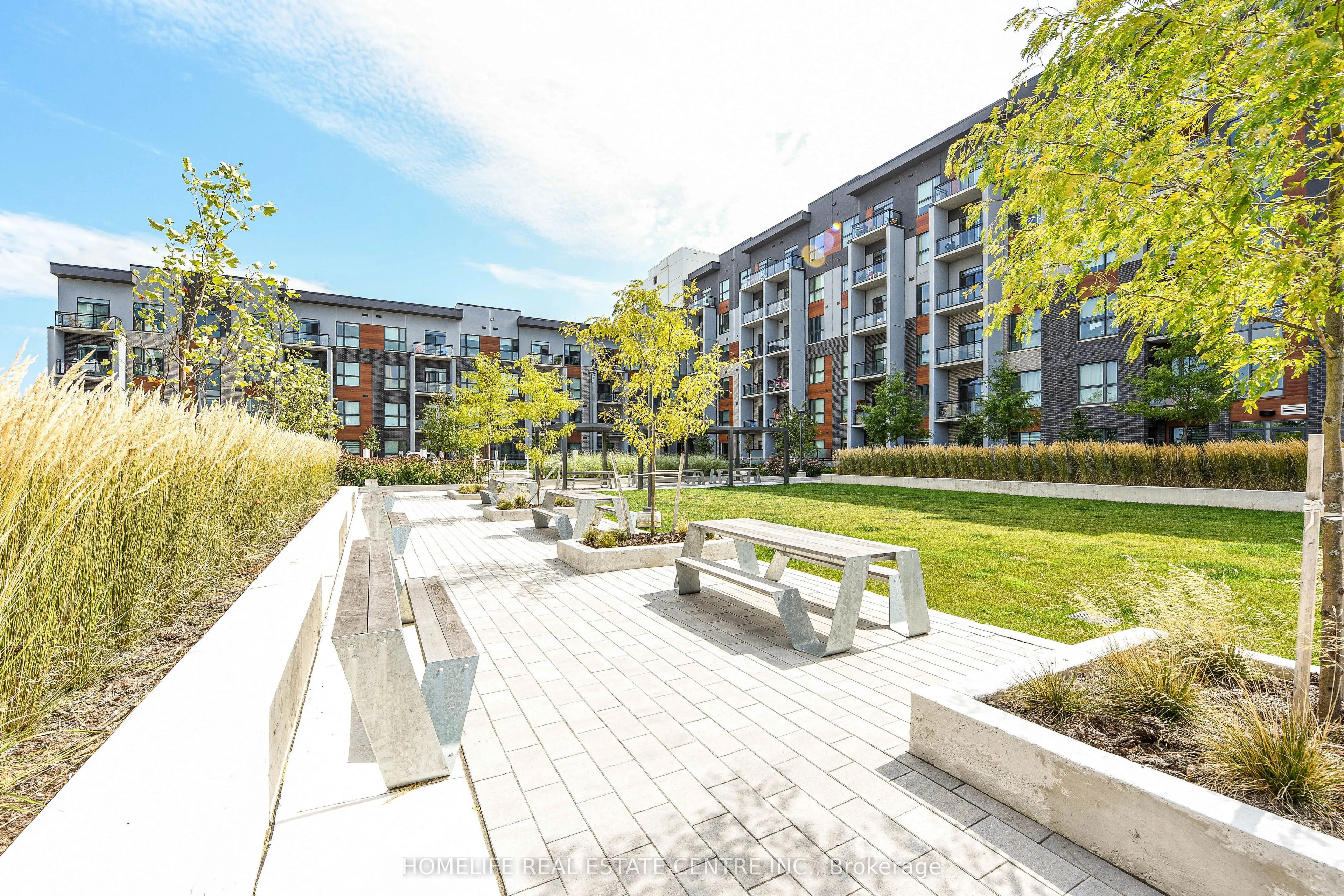 95 Dundas Street, #104