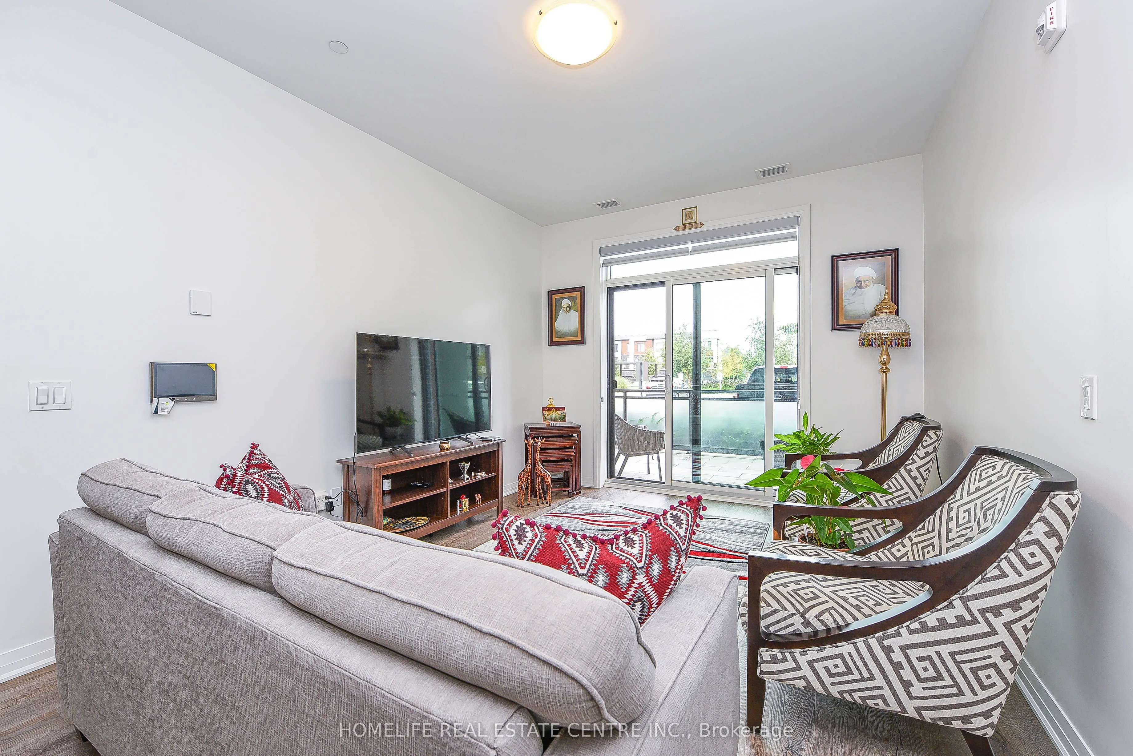 95 Dundas Street, #104