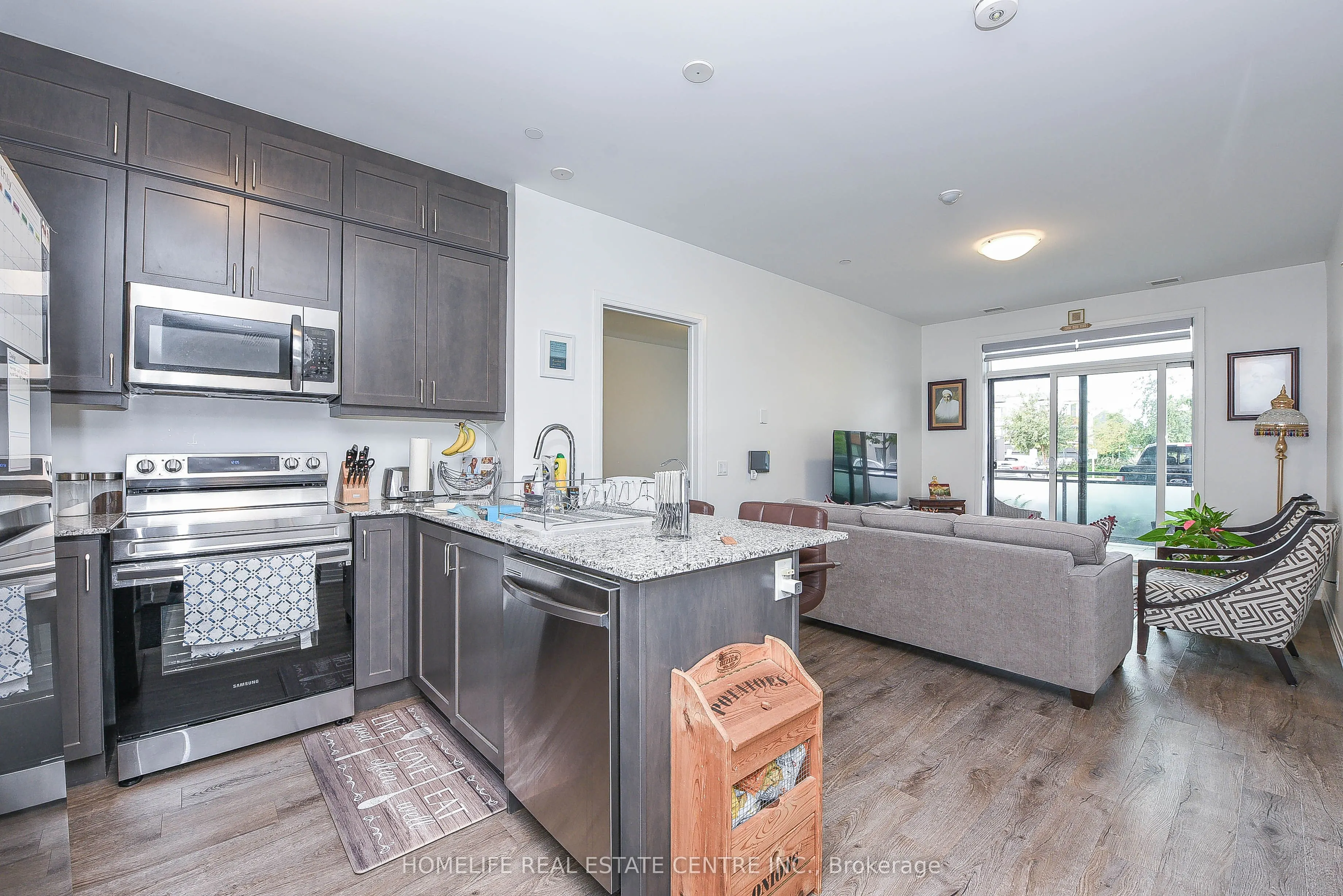95 Dundas Street, #104