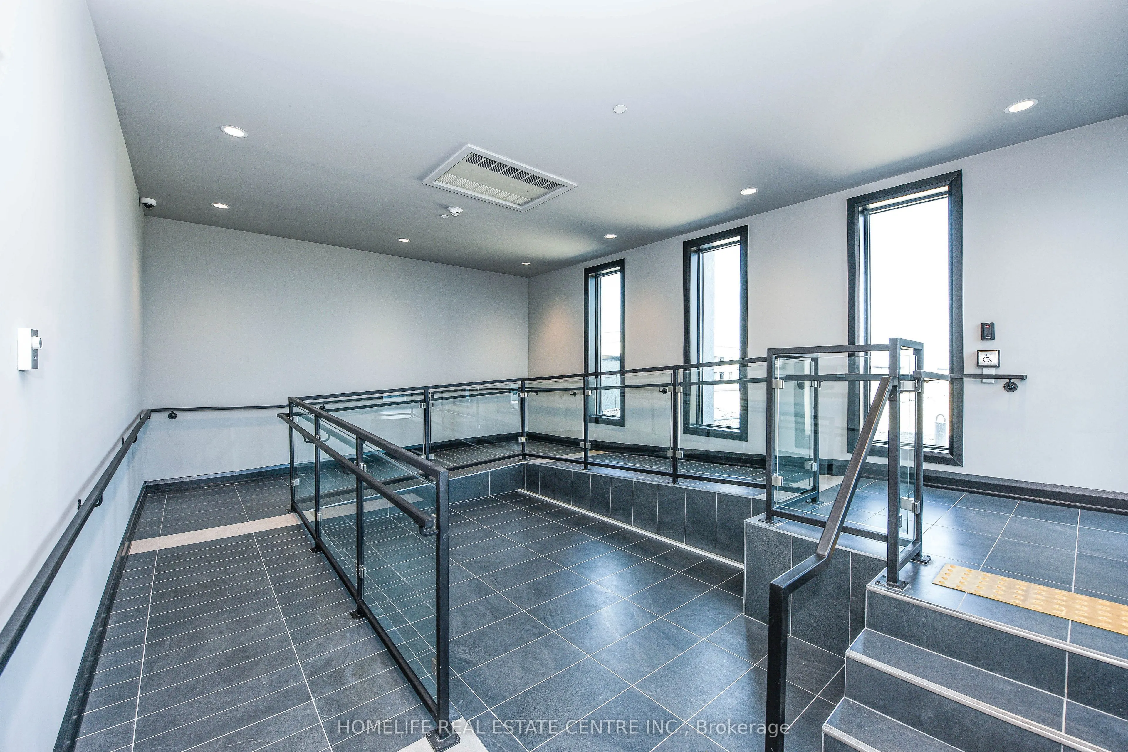 95 Dundas Street, #104