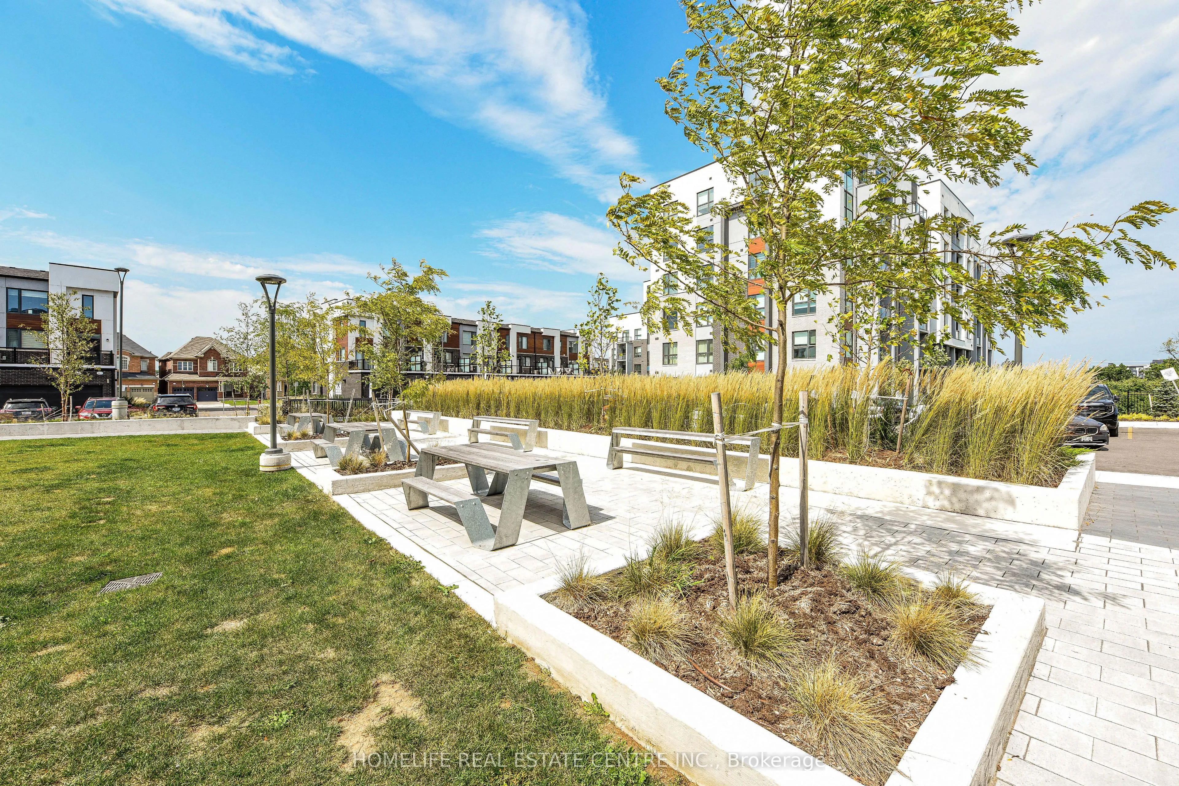 95 Dundas Street, #104