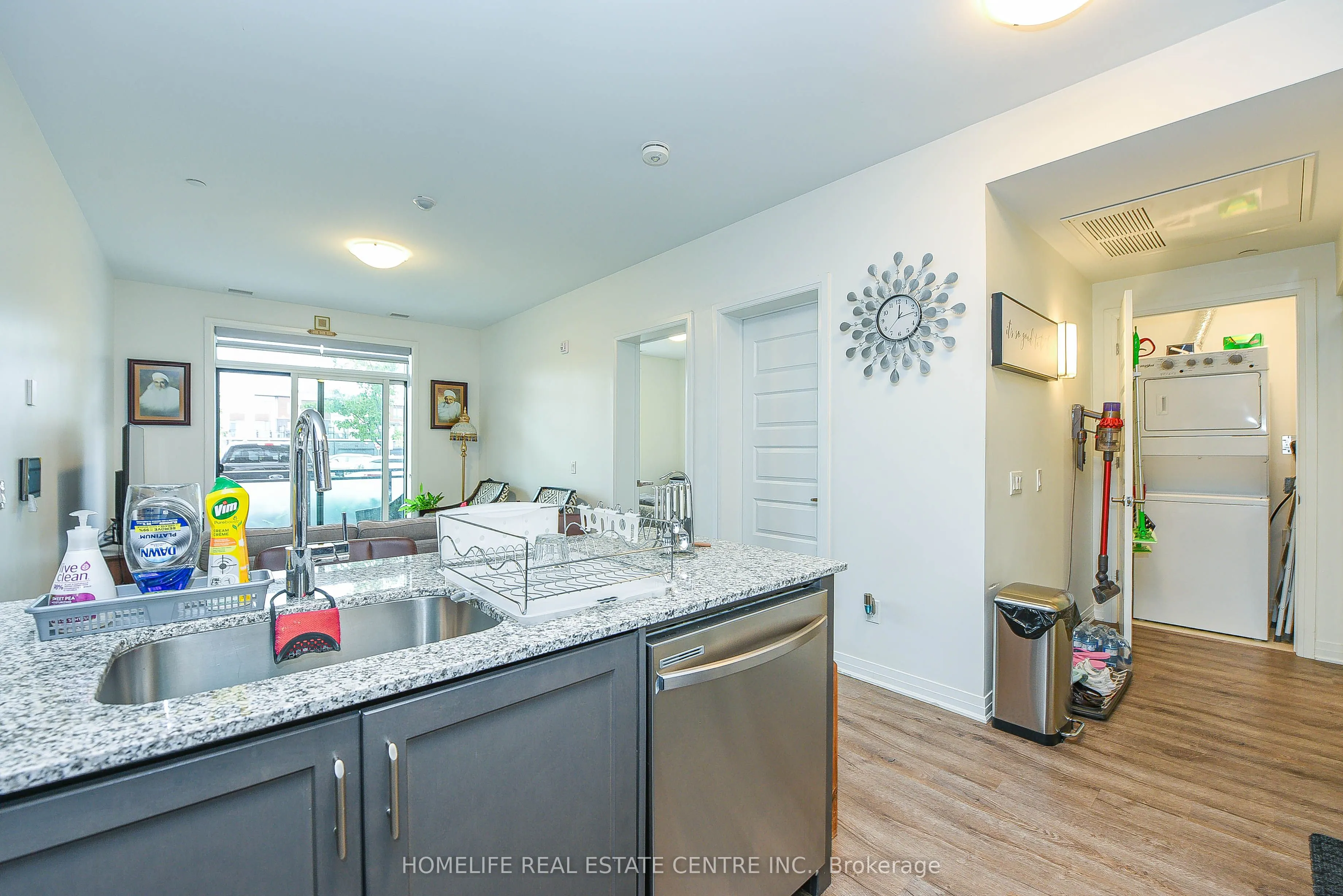 95 Dundas Street, #104