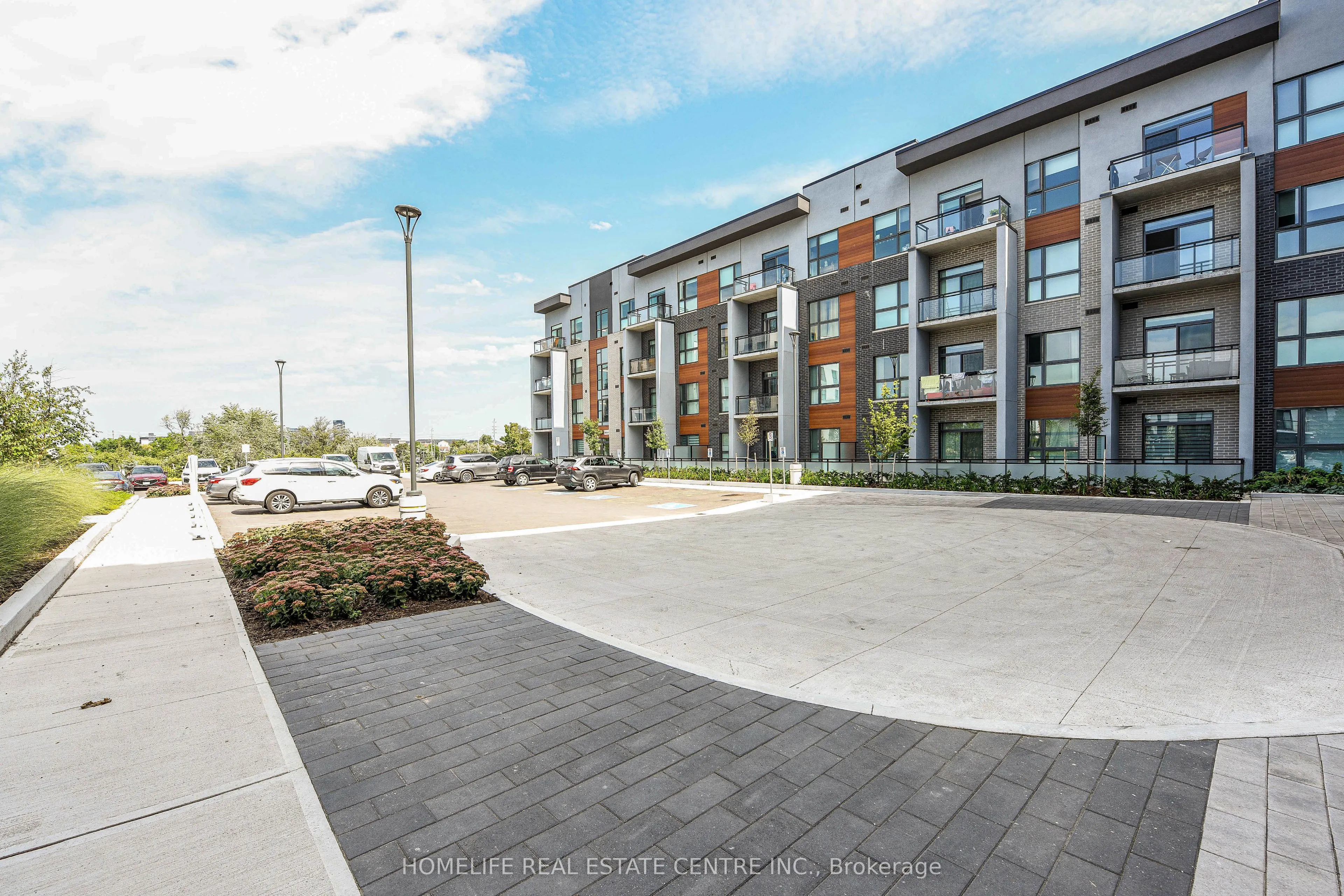 95 Dundas Street, #104