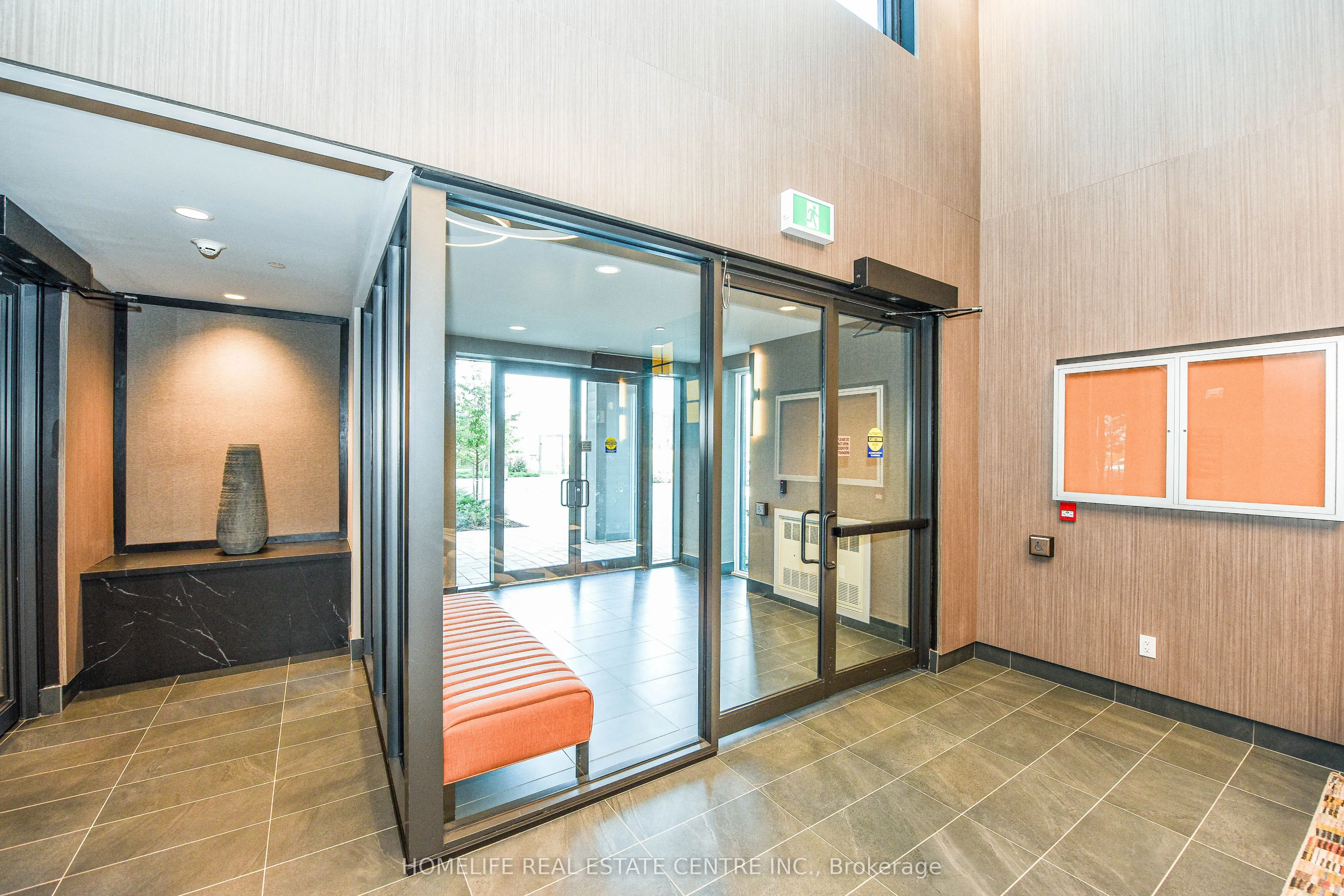 95 Dundas Street, #104