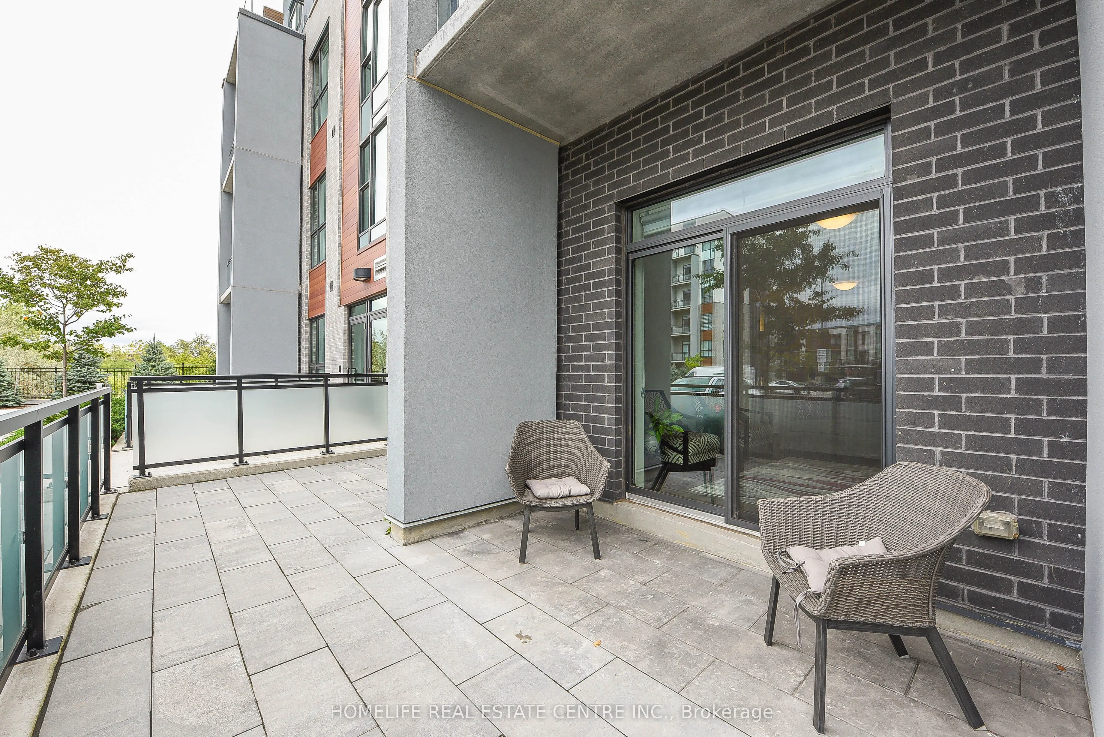 95 Dundas Street, #104