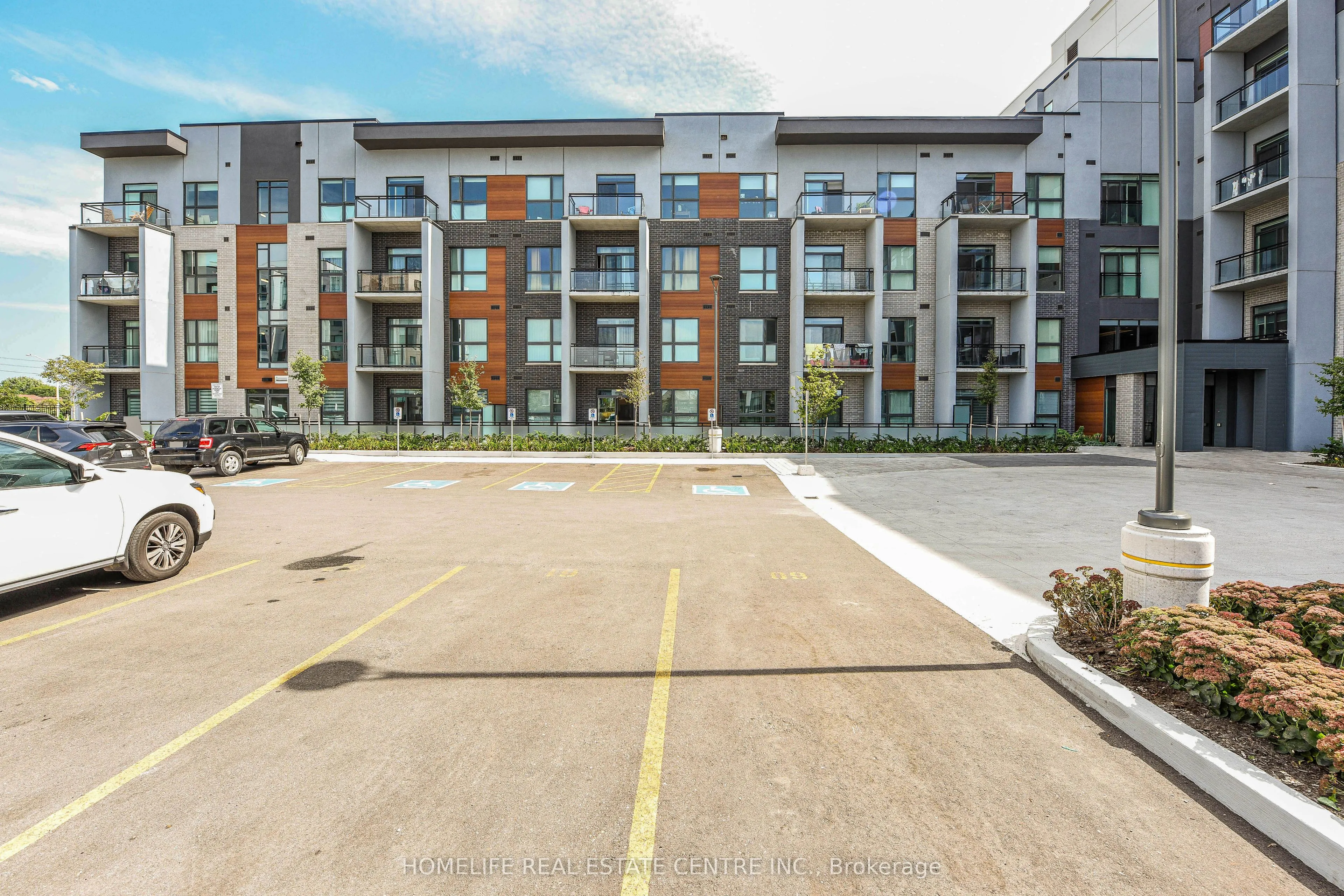 95 Dundas Street, #104