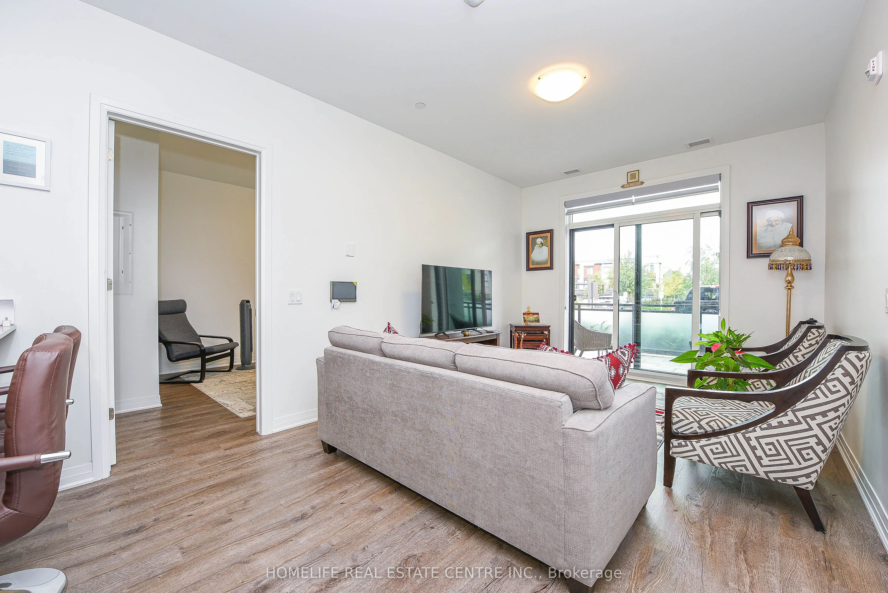 95 Dundas Street, #104