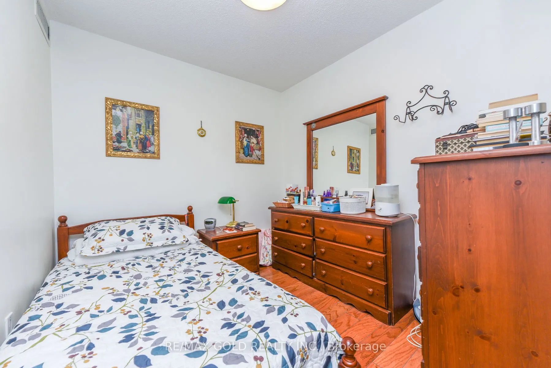 17 Michael Power Place, #211