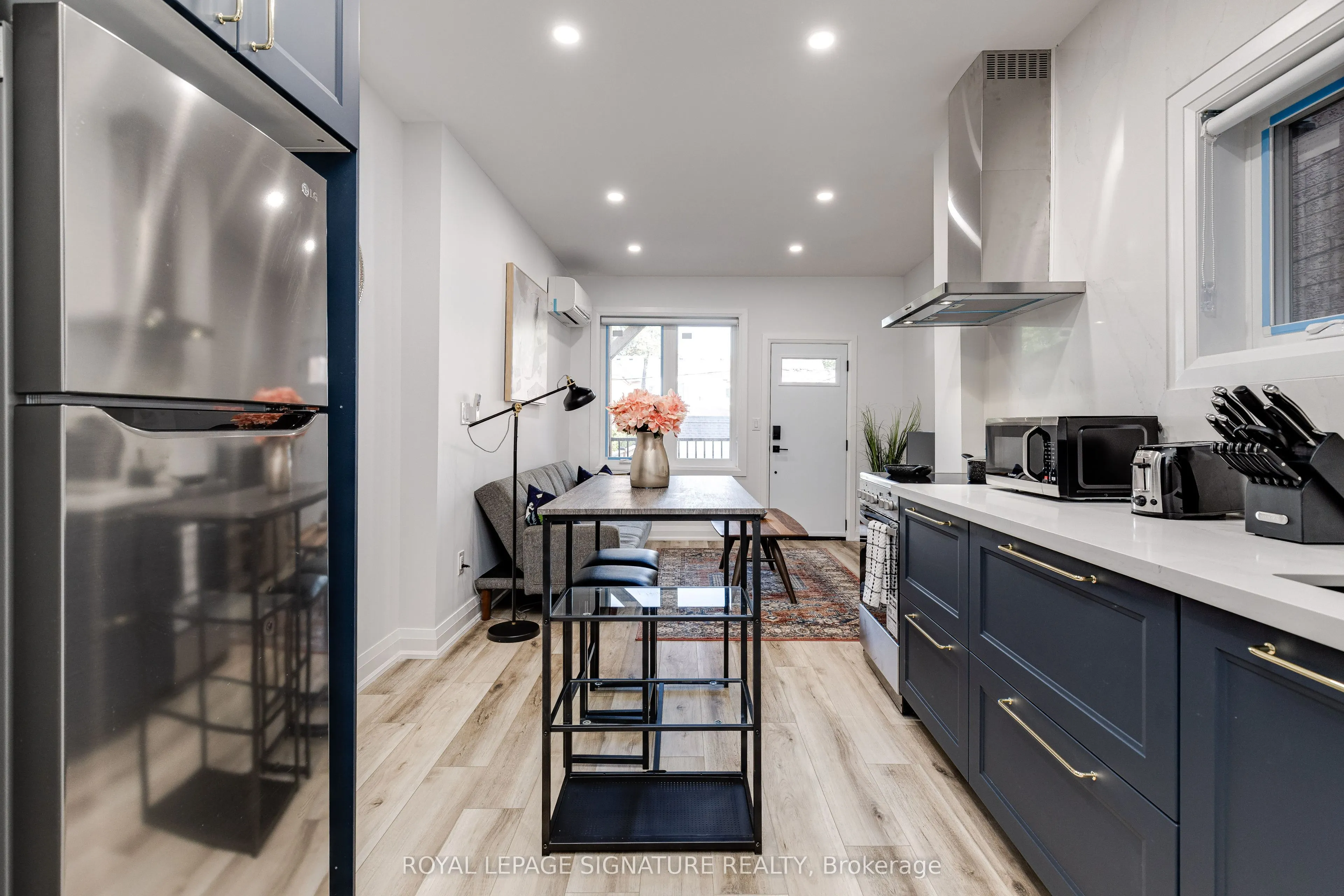 147 Lansdowne Avenue, #Main