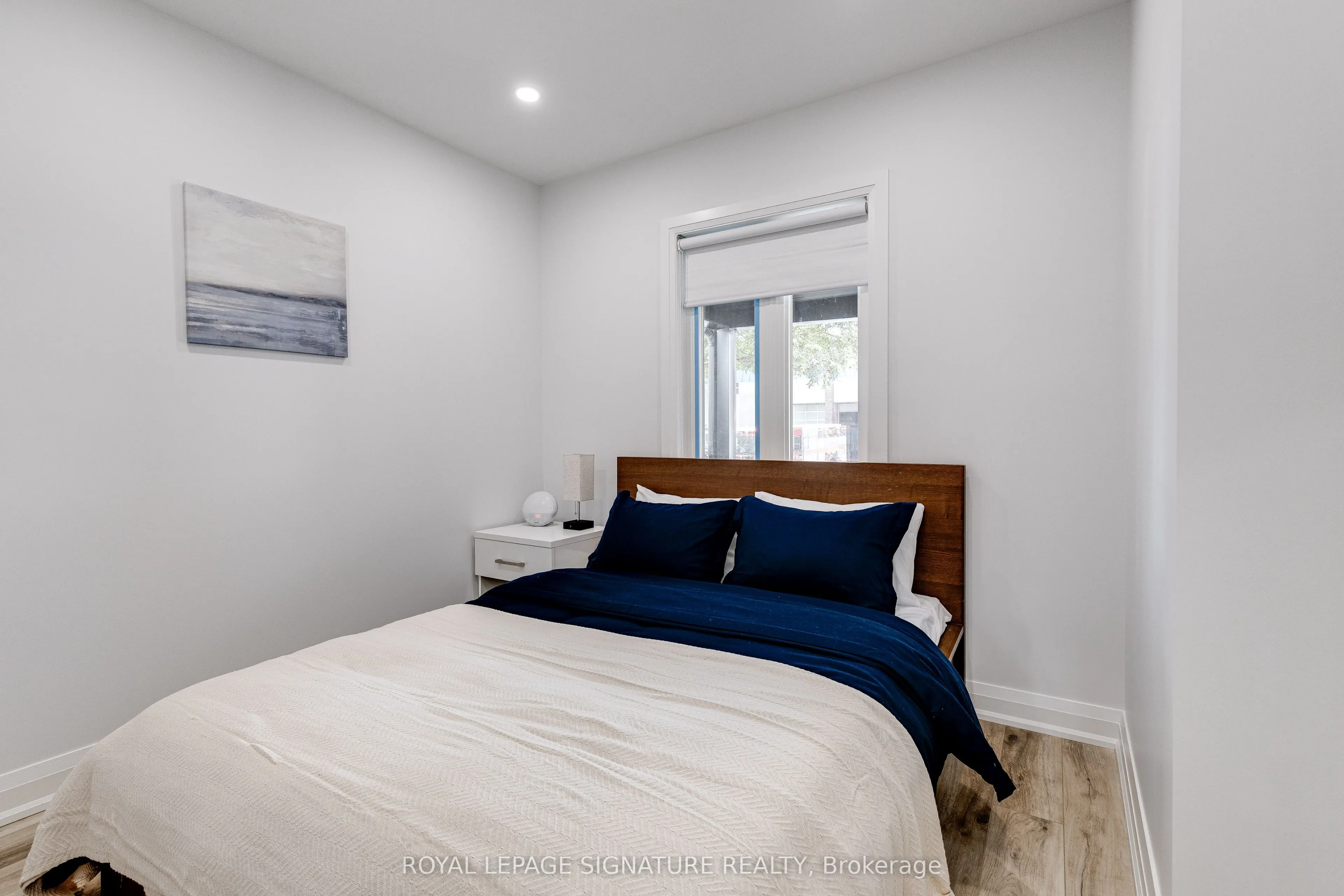 147 Lansdowne Avenue, #Main