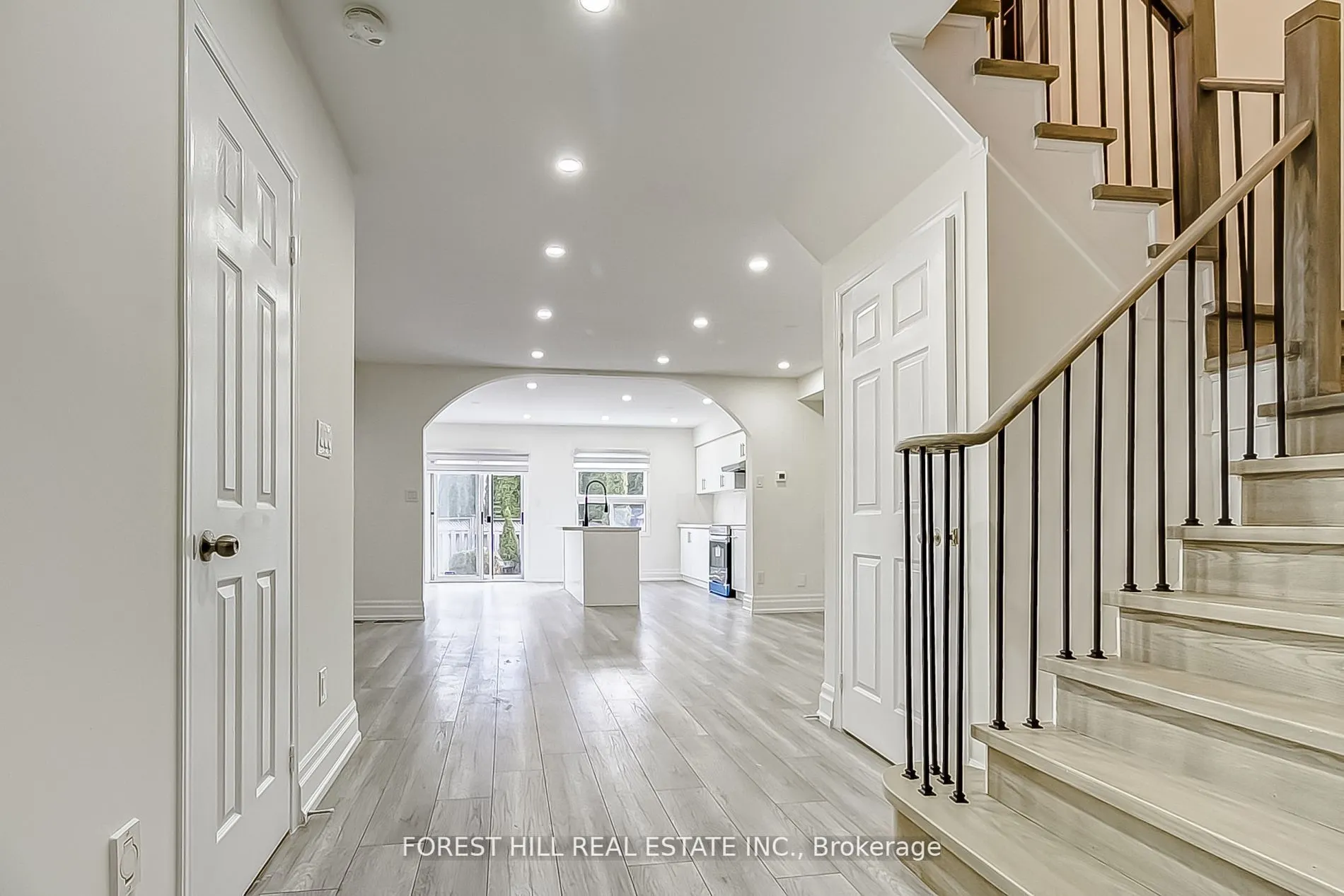696 Mirage Place
