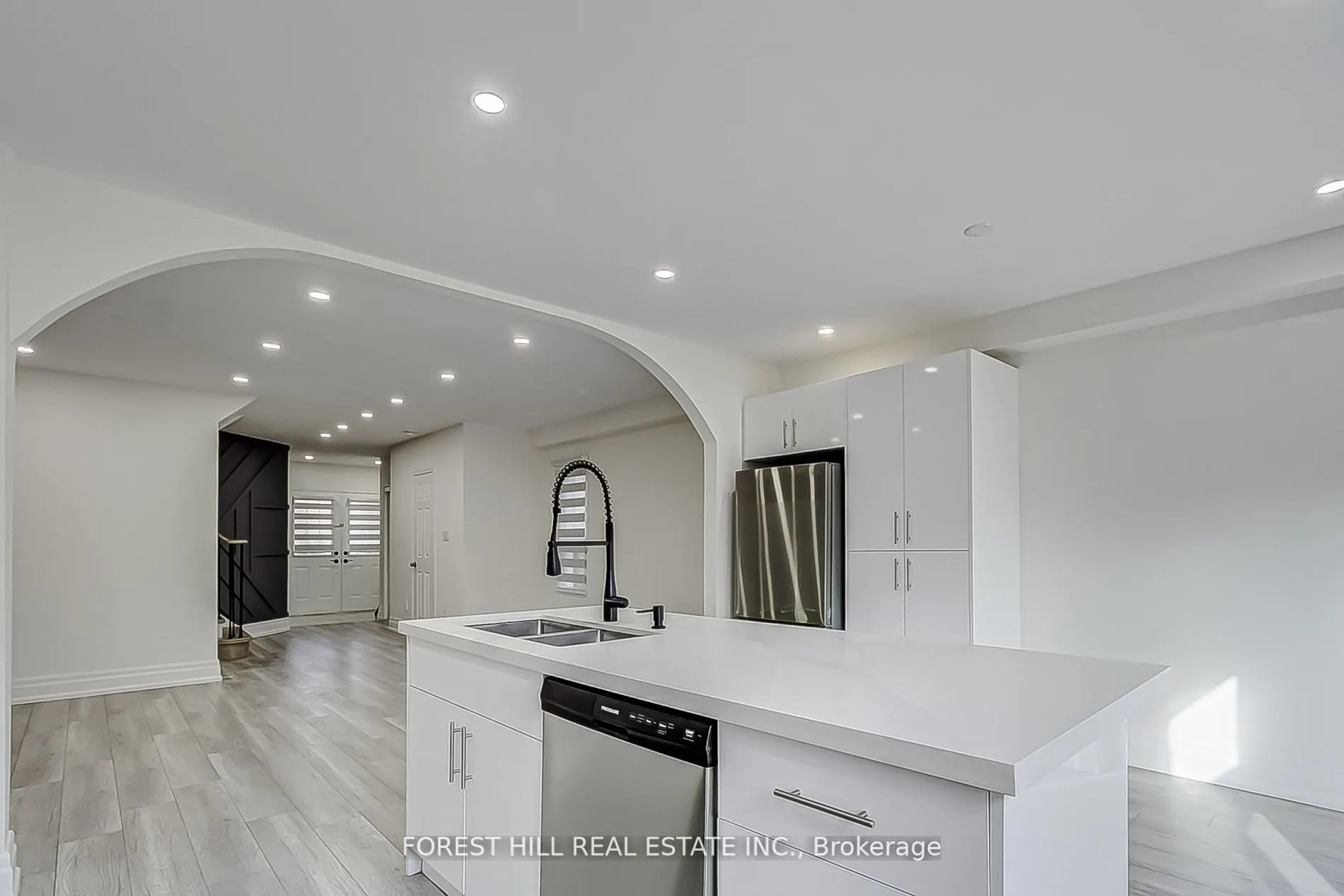 696 Mirage Place