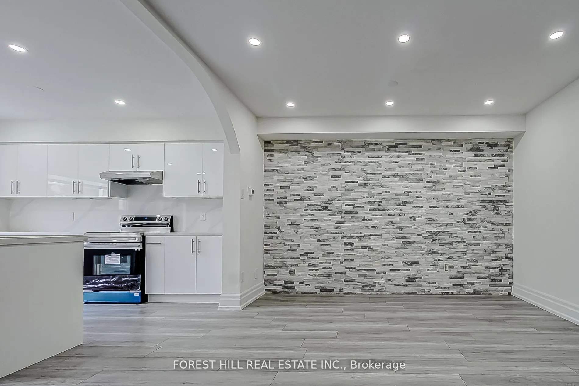 696 Mirage Place