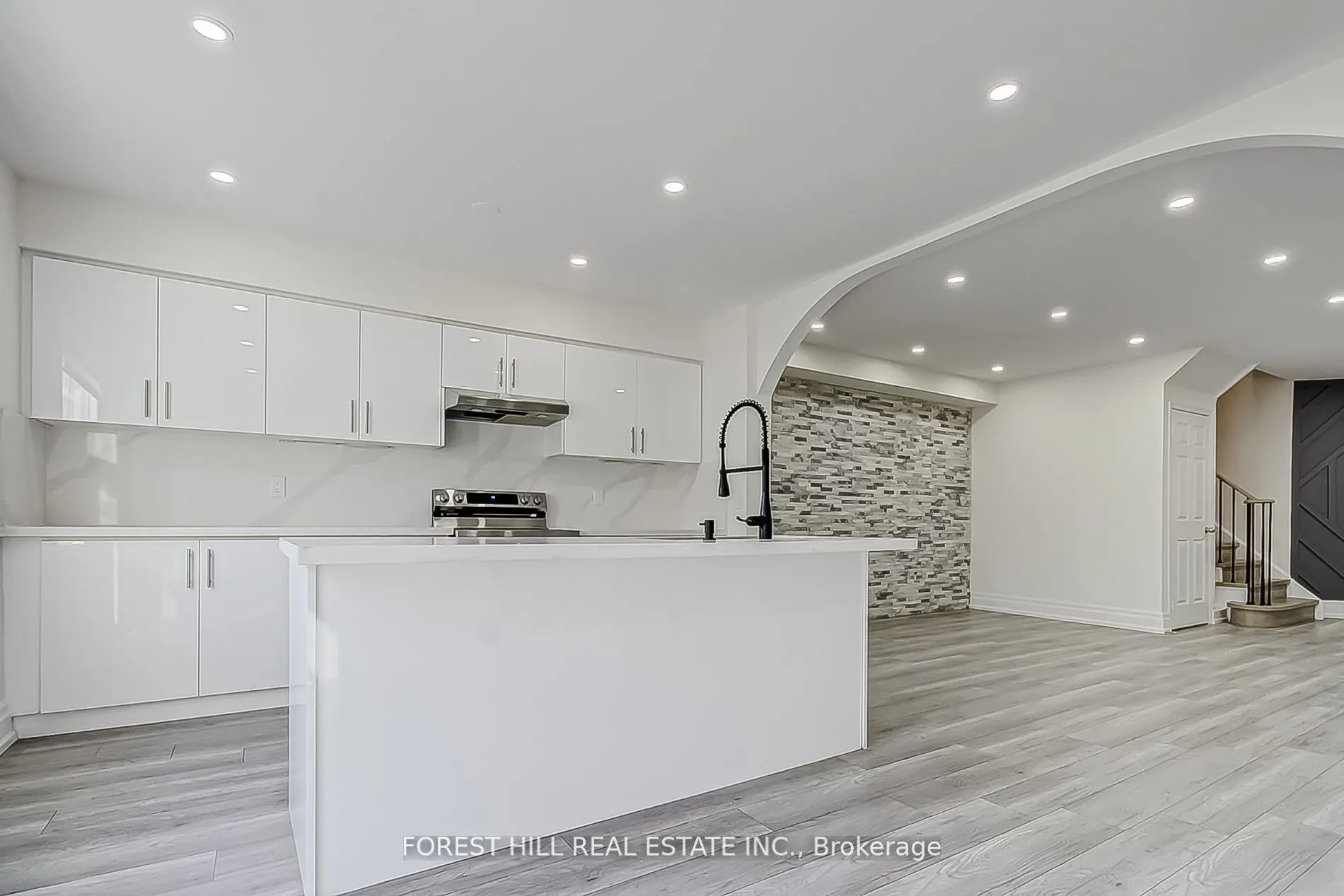 696 Mirage Place