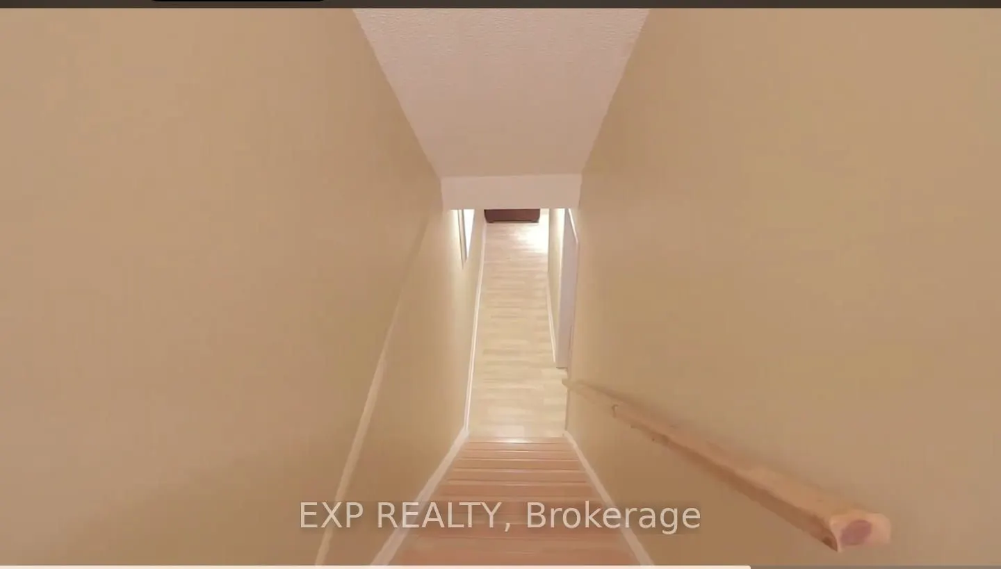 13 Foster Crescent, #13