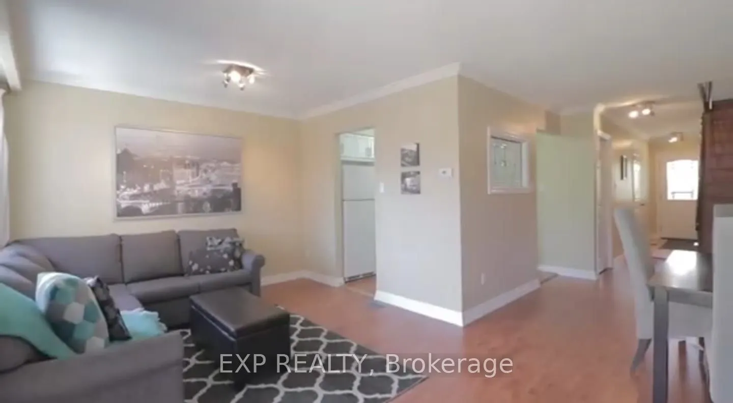 13 Foster Crescent, #13