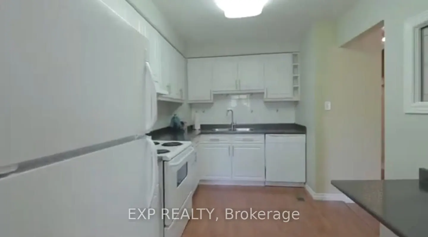 13 Foster Crescent, #13