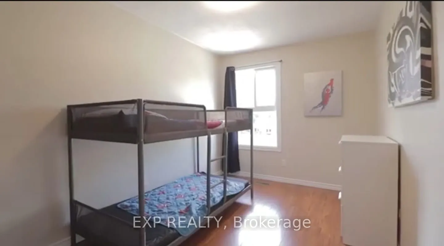 13 Foster Crescent, #13