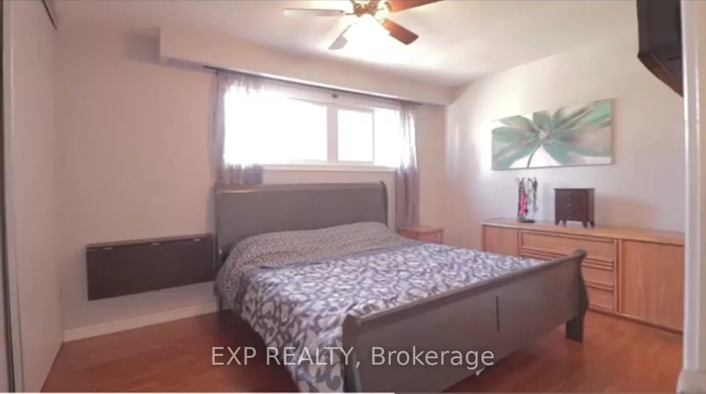 13 Foster Crescent, #13
