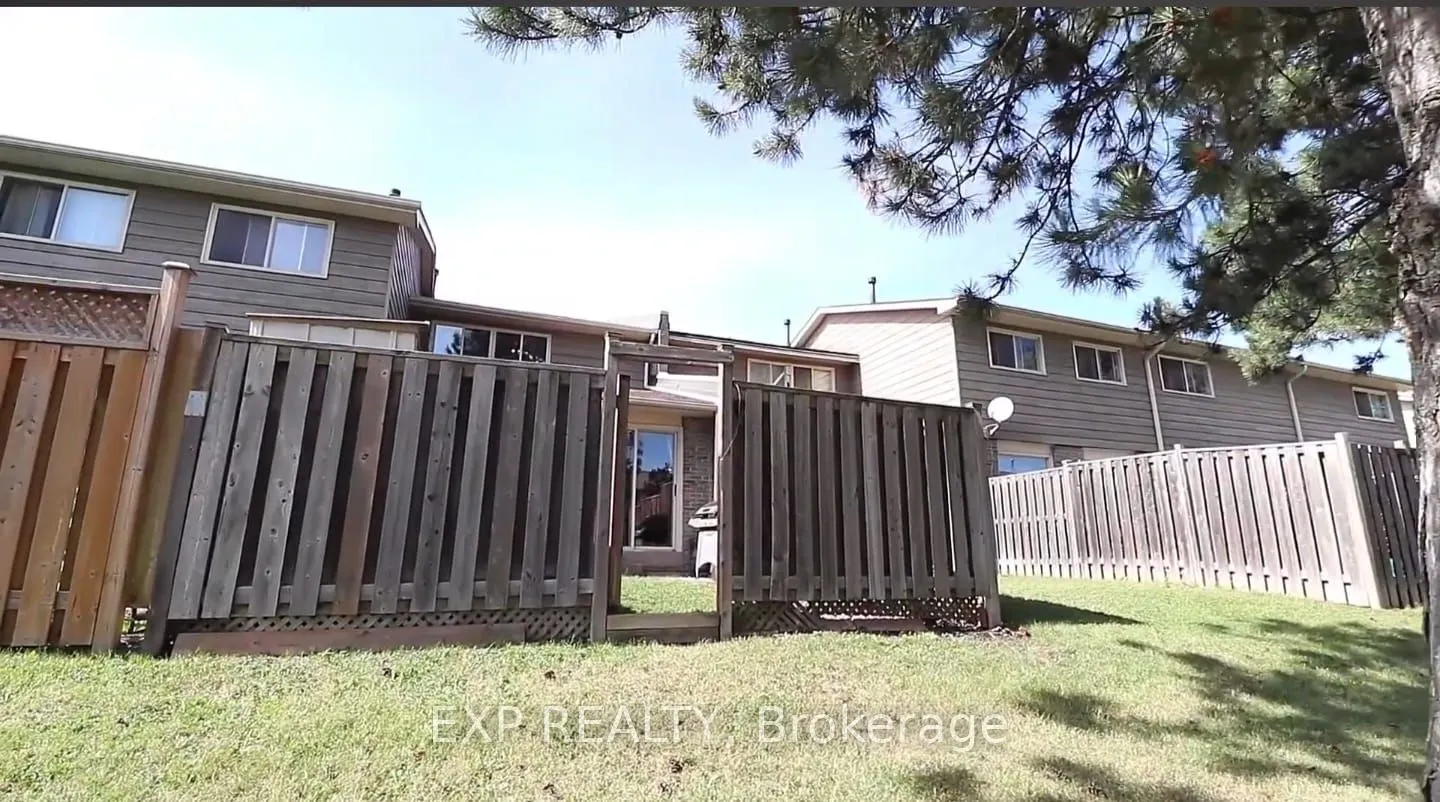 13 Foster Crescent, #13