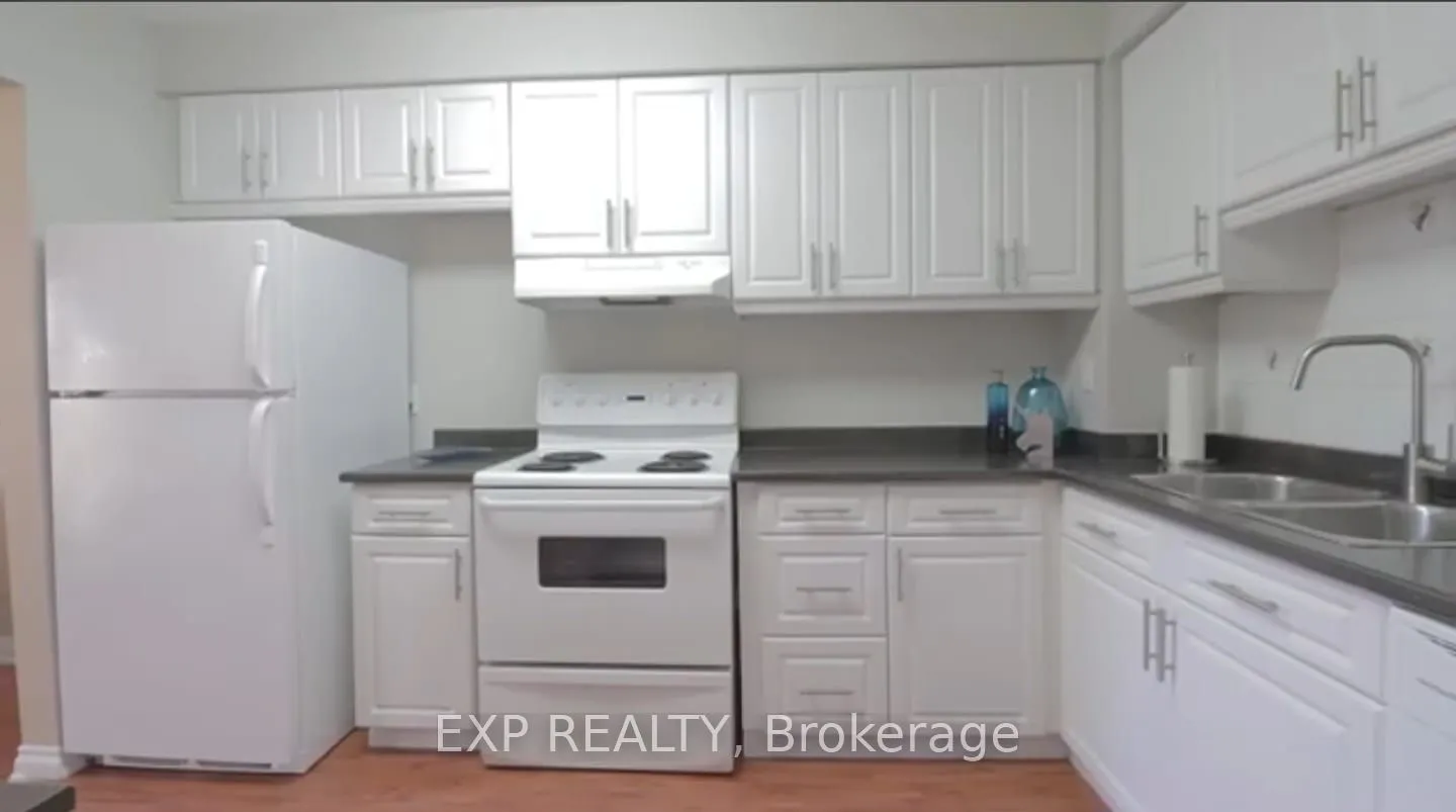 13 Foster Crescent, #13