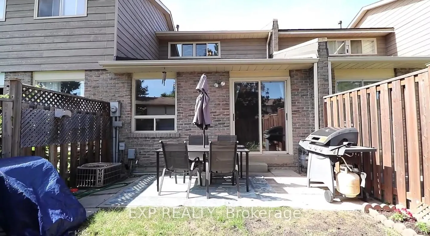 13 Foster Crescent, #13