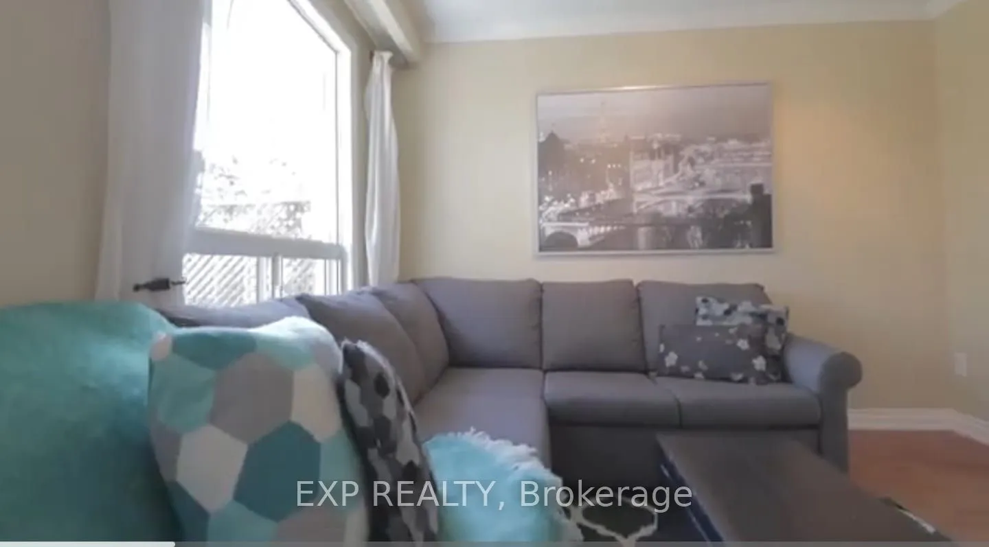 13 Foster Crescent, #13
