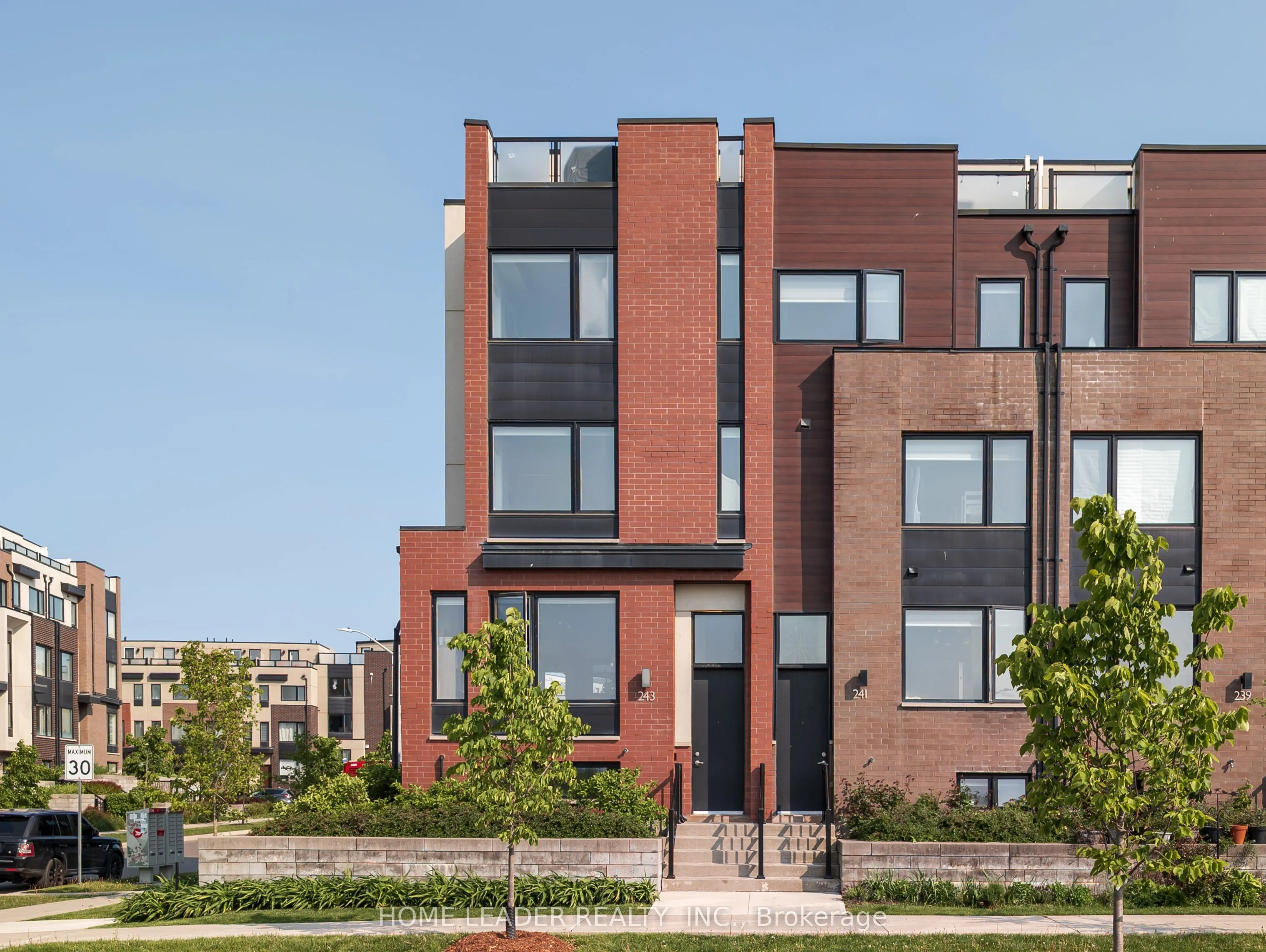 243 Downsview Park Boulevard S