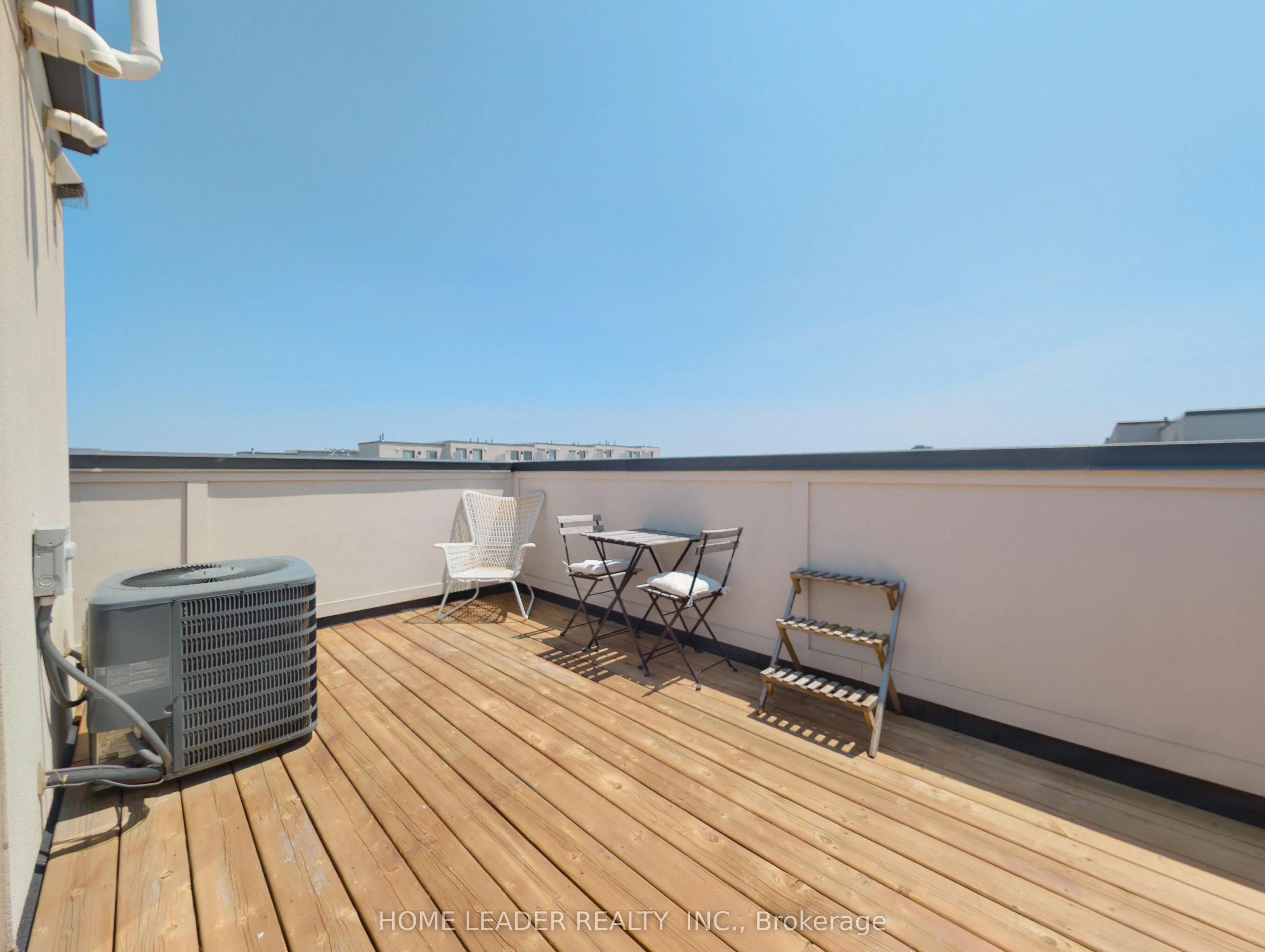 243 Downsview Park Boulevard S