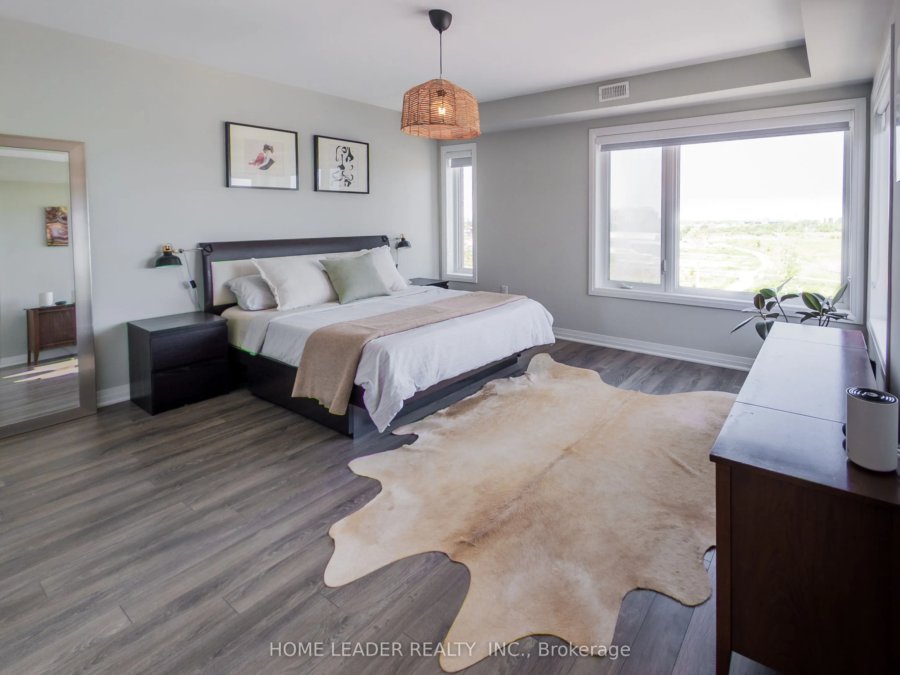 243 Downsview Park Boulevard S
