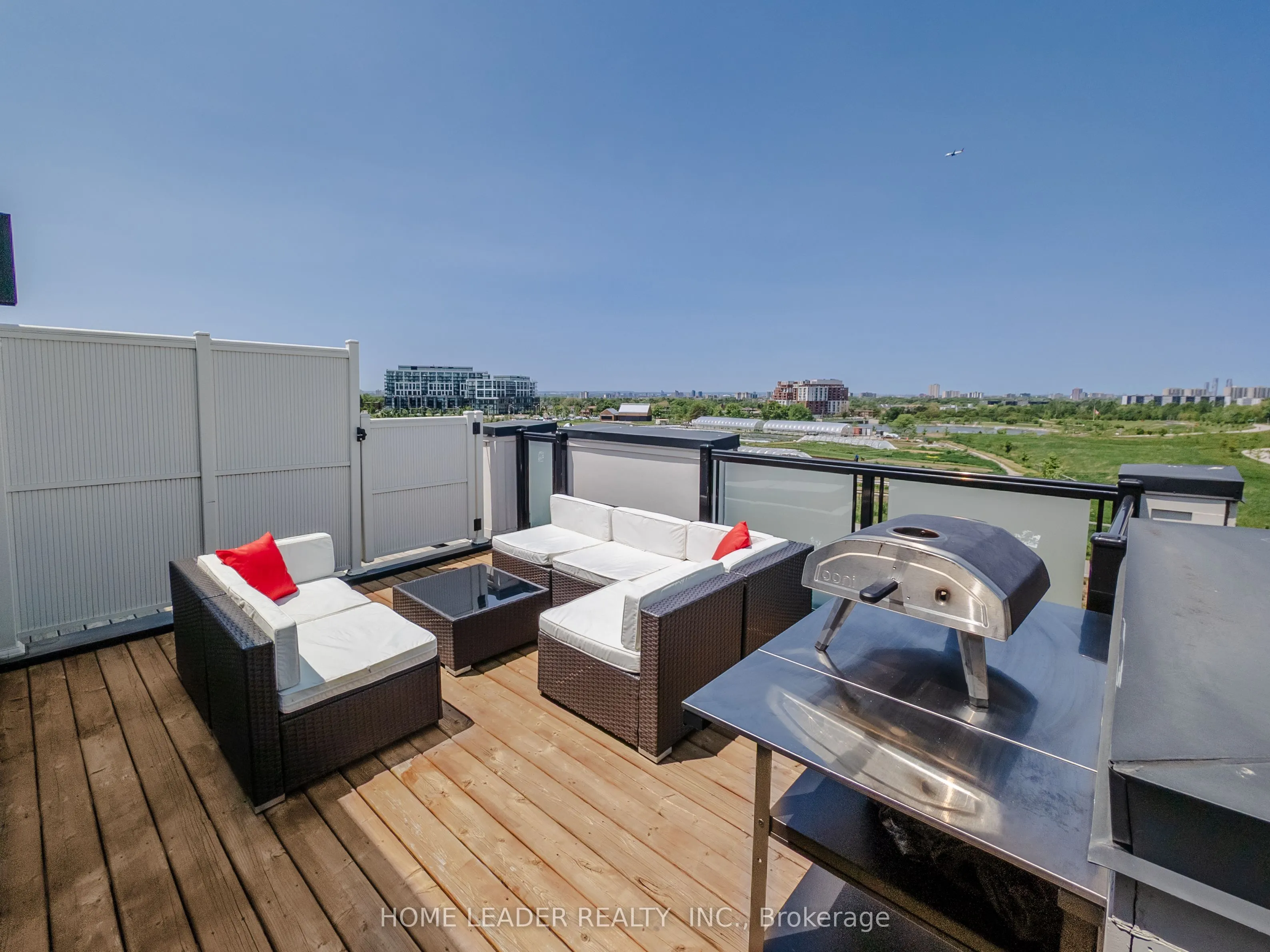 243 Downsview Park Boulevard S