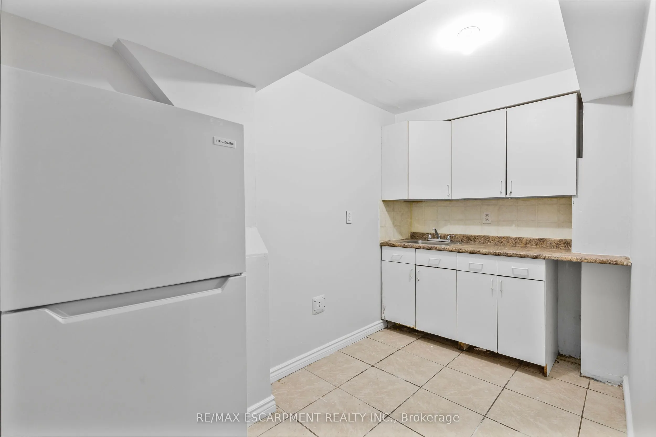 1060 Foxglove Place