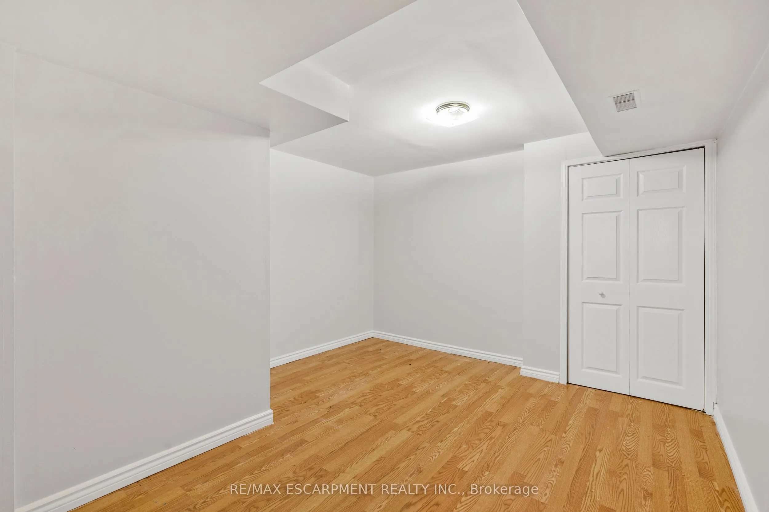 1060 Foxglove Place