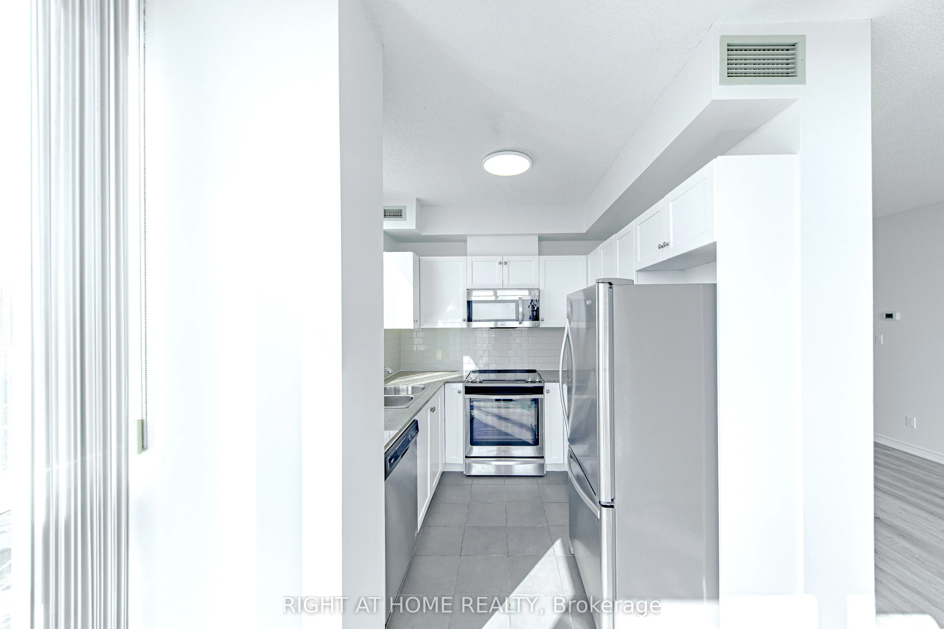 3504 Hurontario Street, #3503