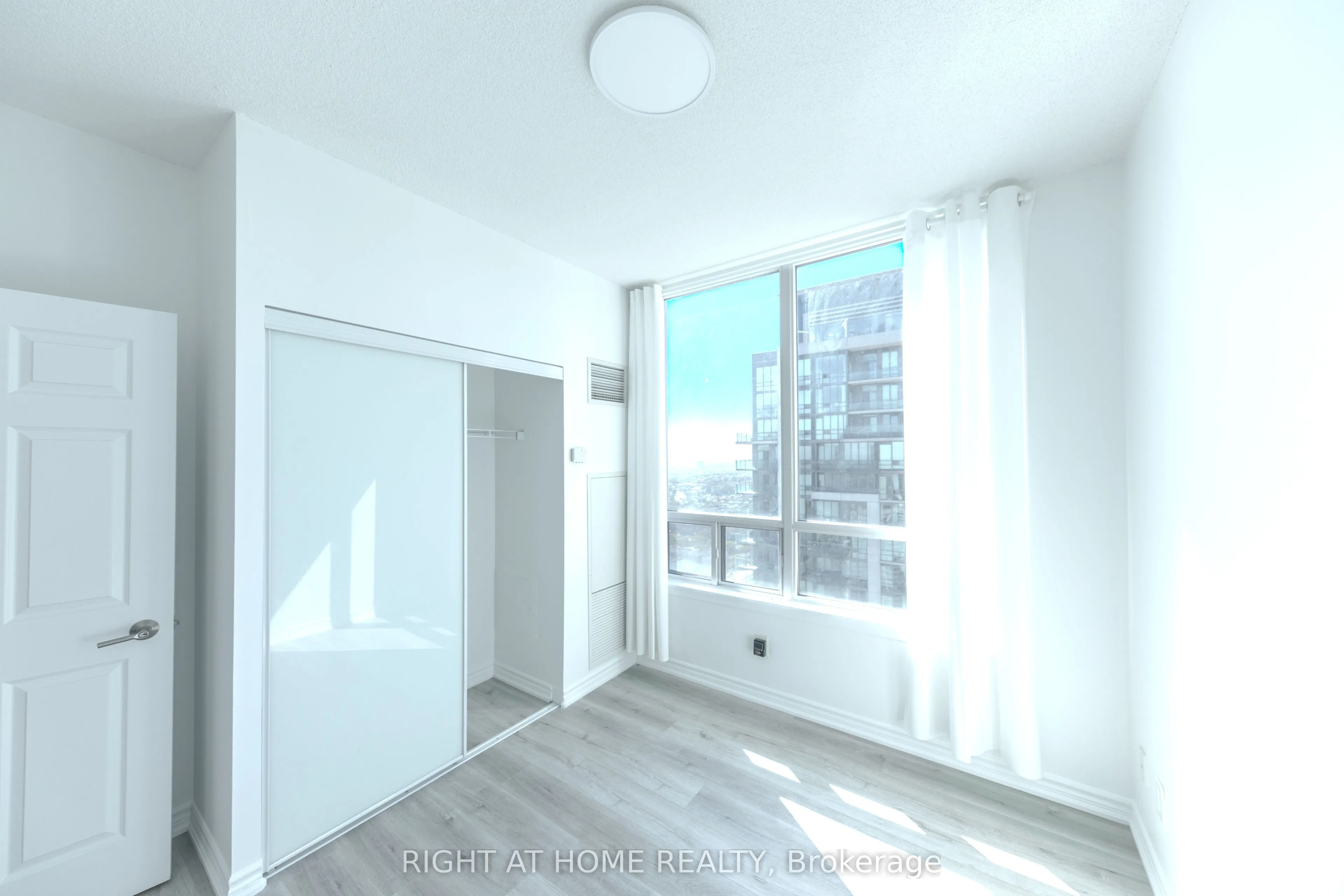 3504 Hurontario Street, #3503