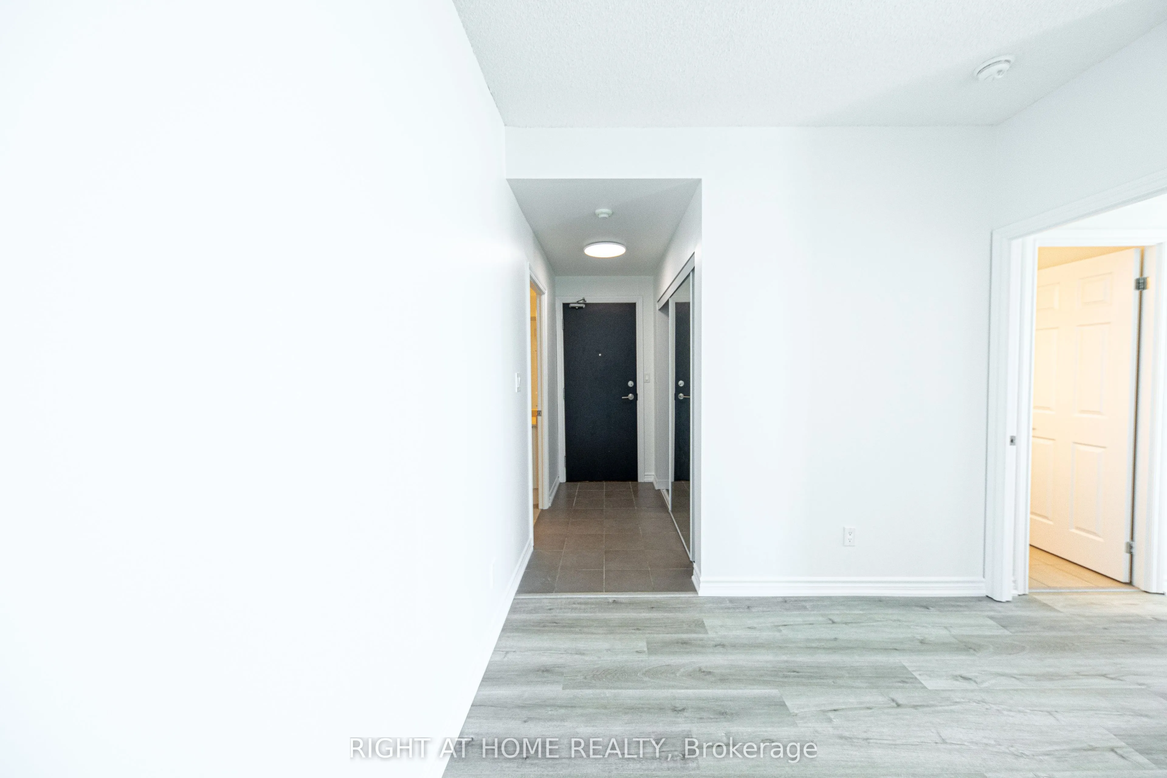 3504 Hurontario Street, #3503