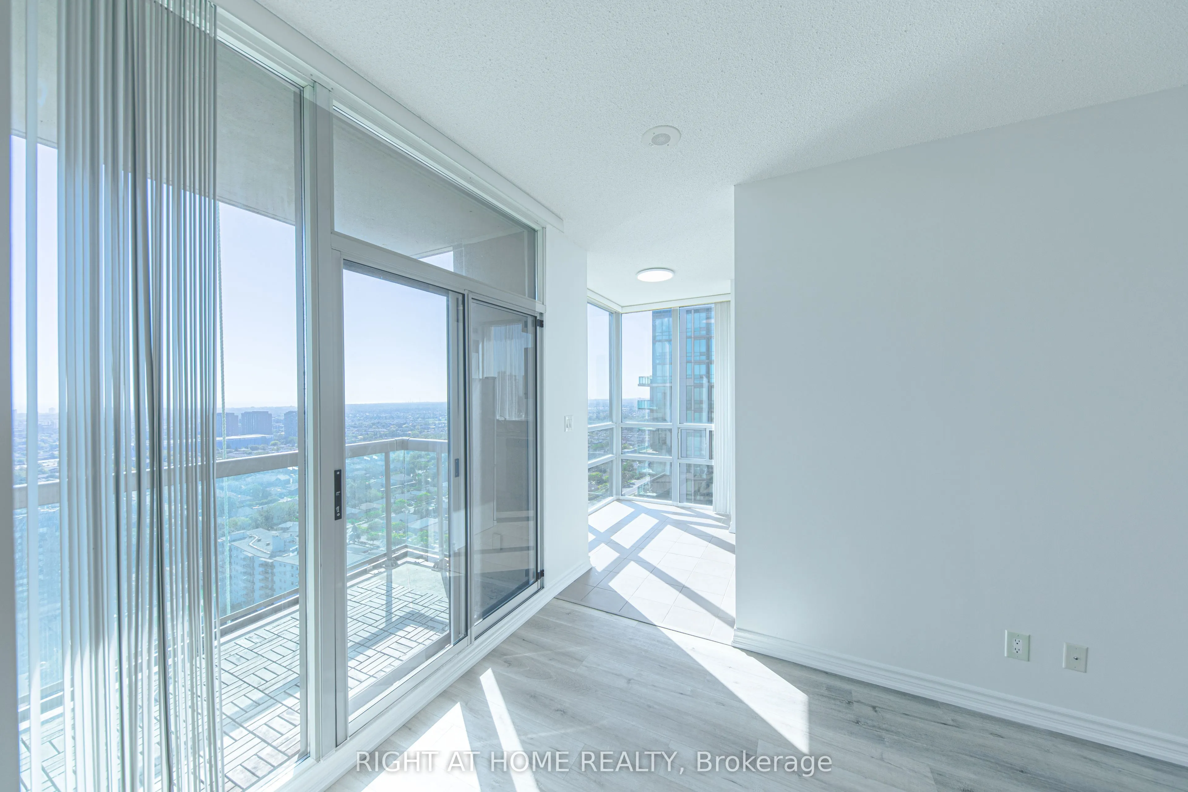 3504 Hurontario Street, #3503