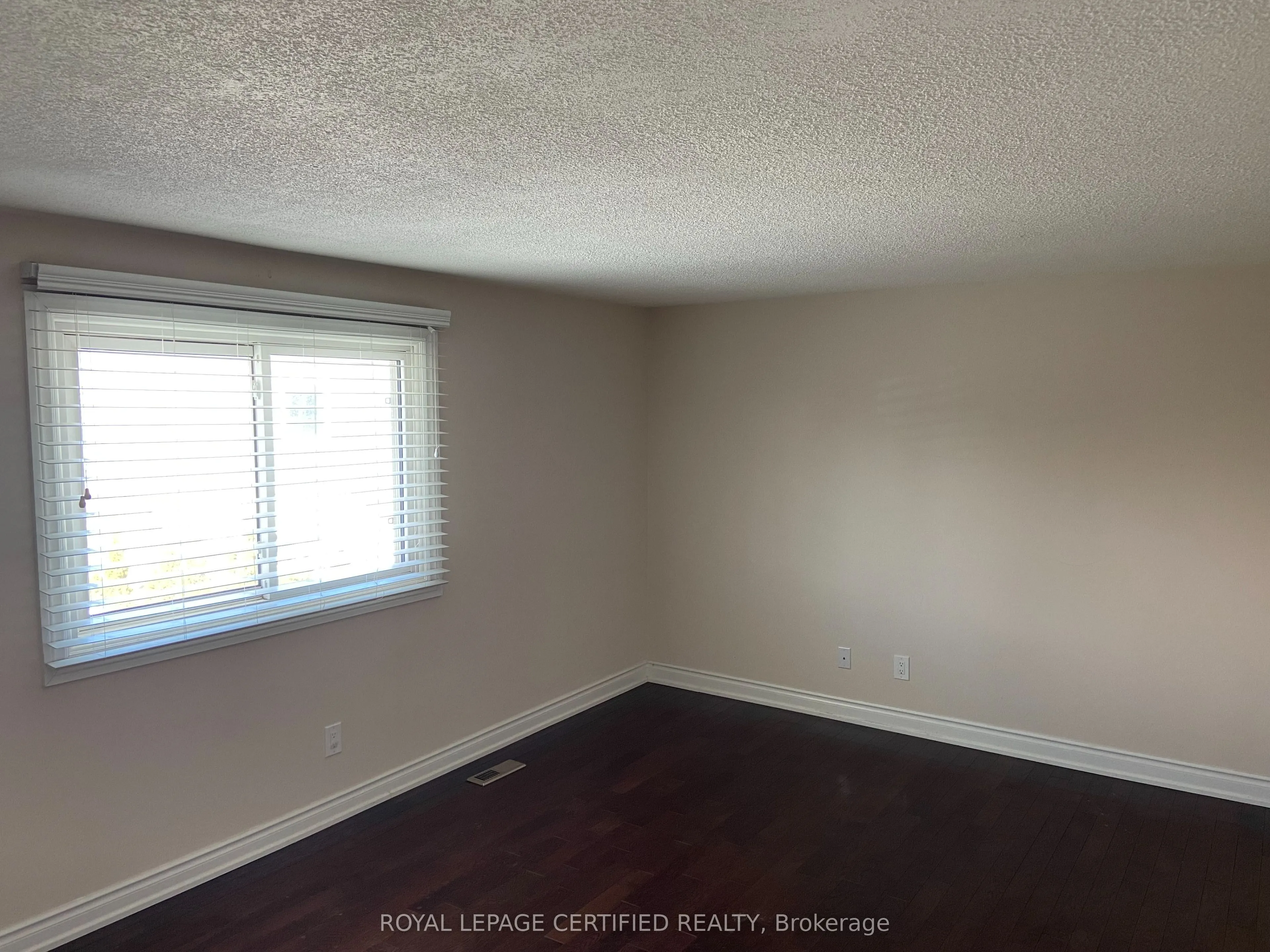 3221 Victoria Street, #Upper