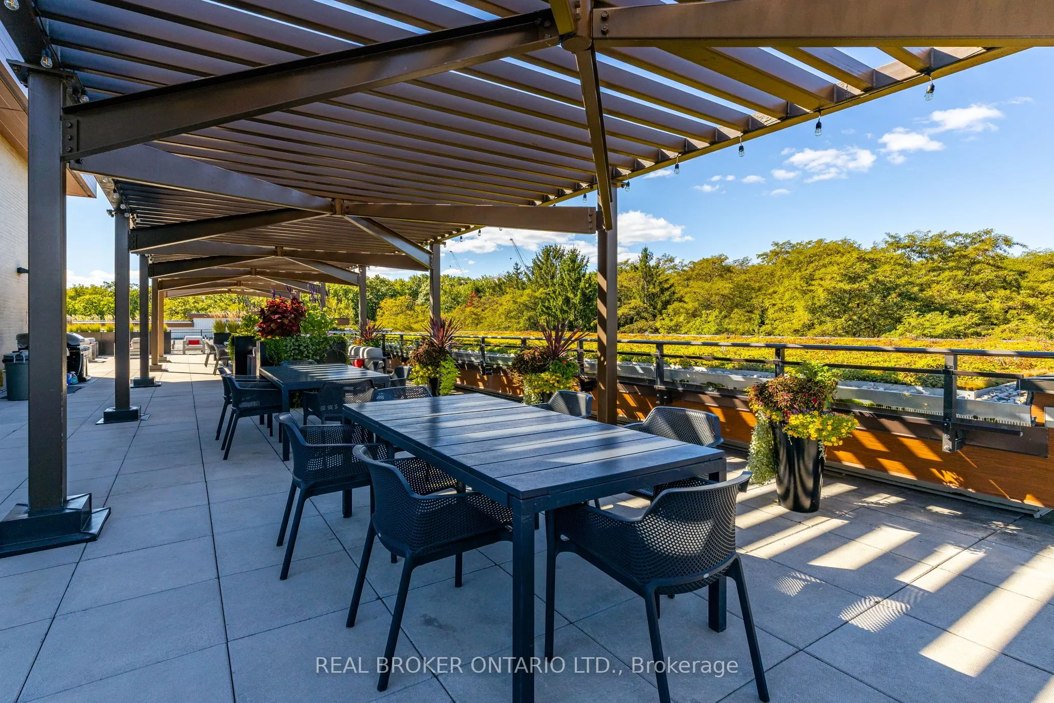 1575 Lakeshore Road W, #236