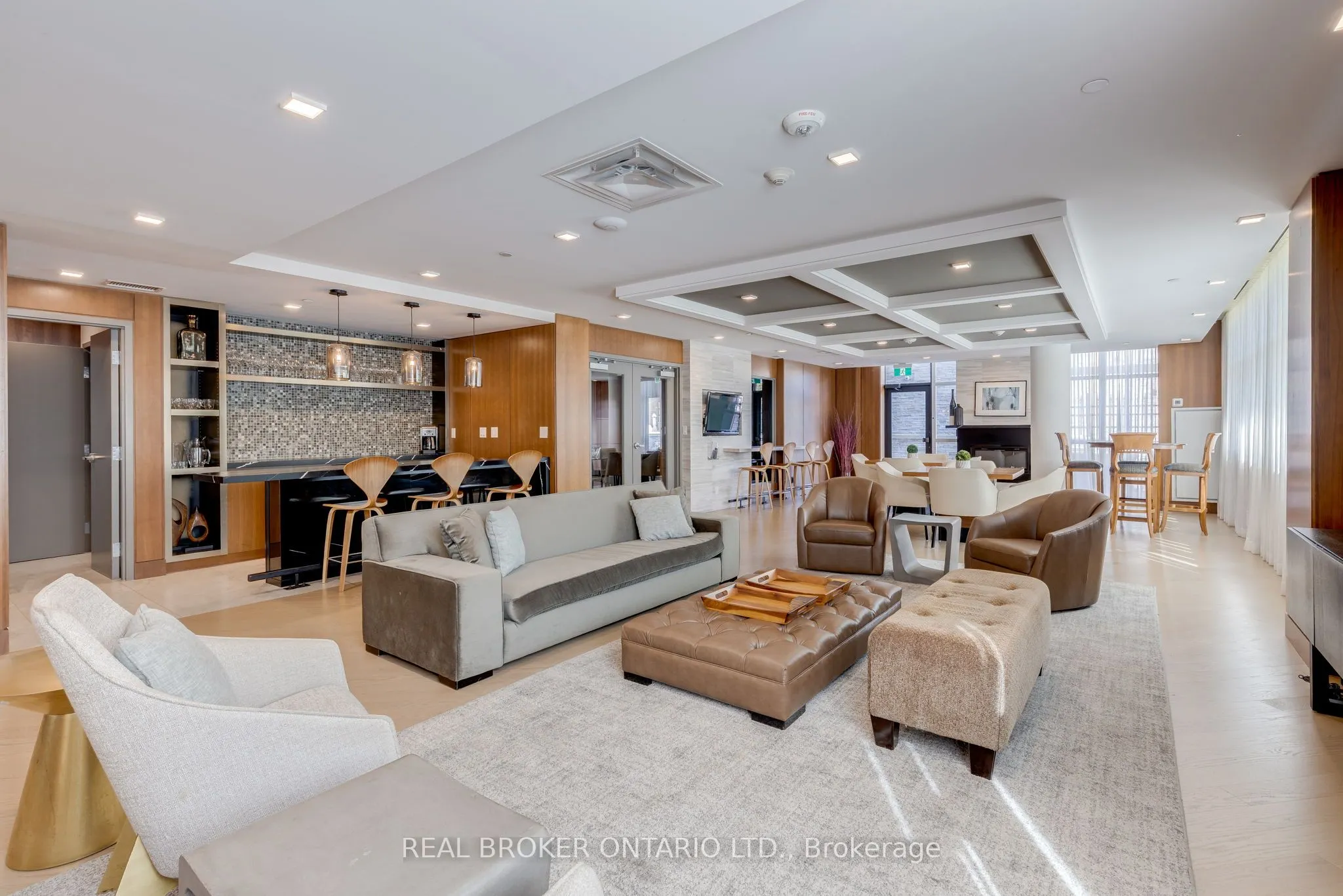 1575 Lakeshore Road W, #236