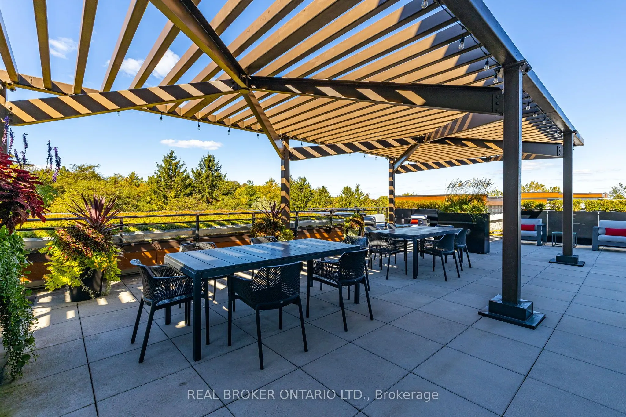 1575 Lakeshore Road W, #236
