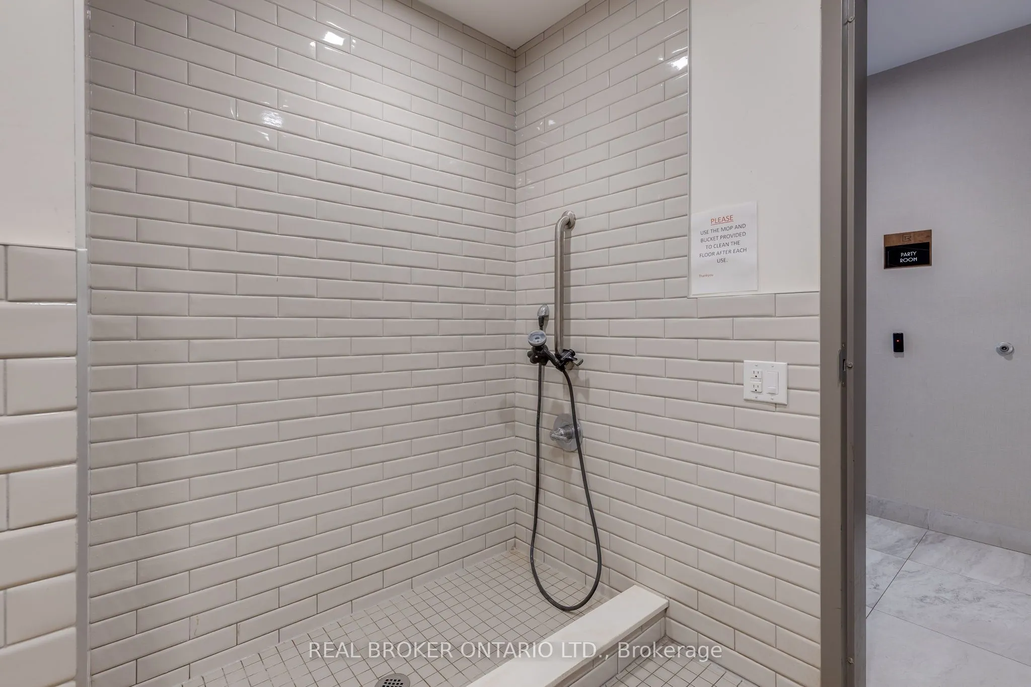 1575 Lakeshore Road W, #236