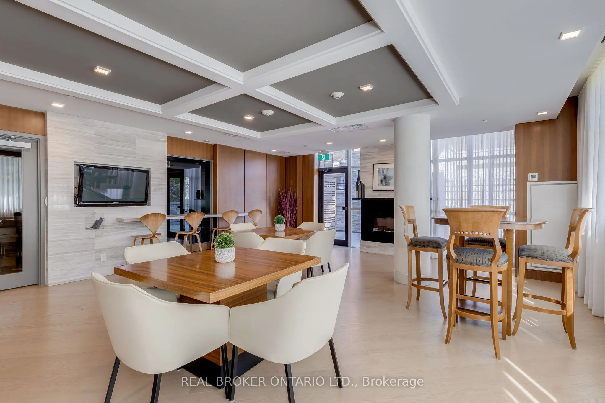 1575 Lakeshore Road W, #236