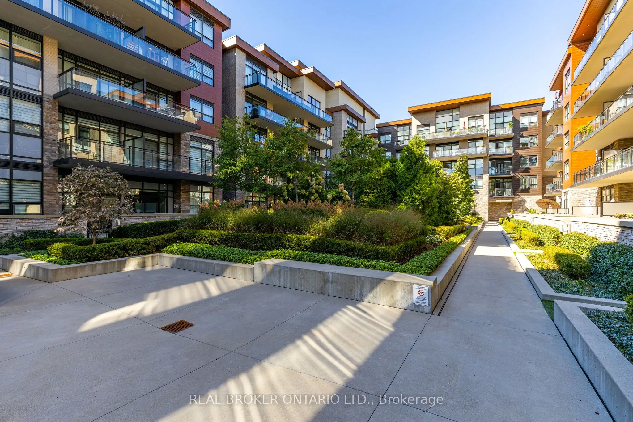 1575 Lakeshore Road W, #236