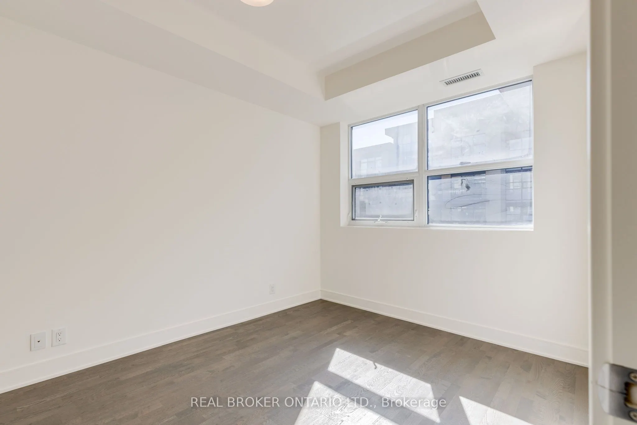 1575 Lakeshore Road W, #236